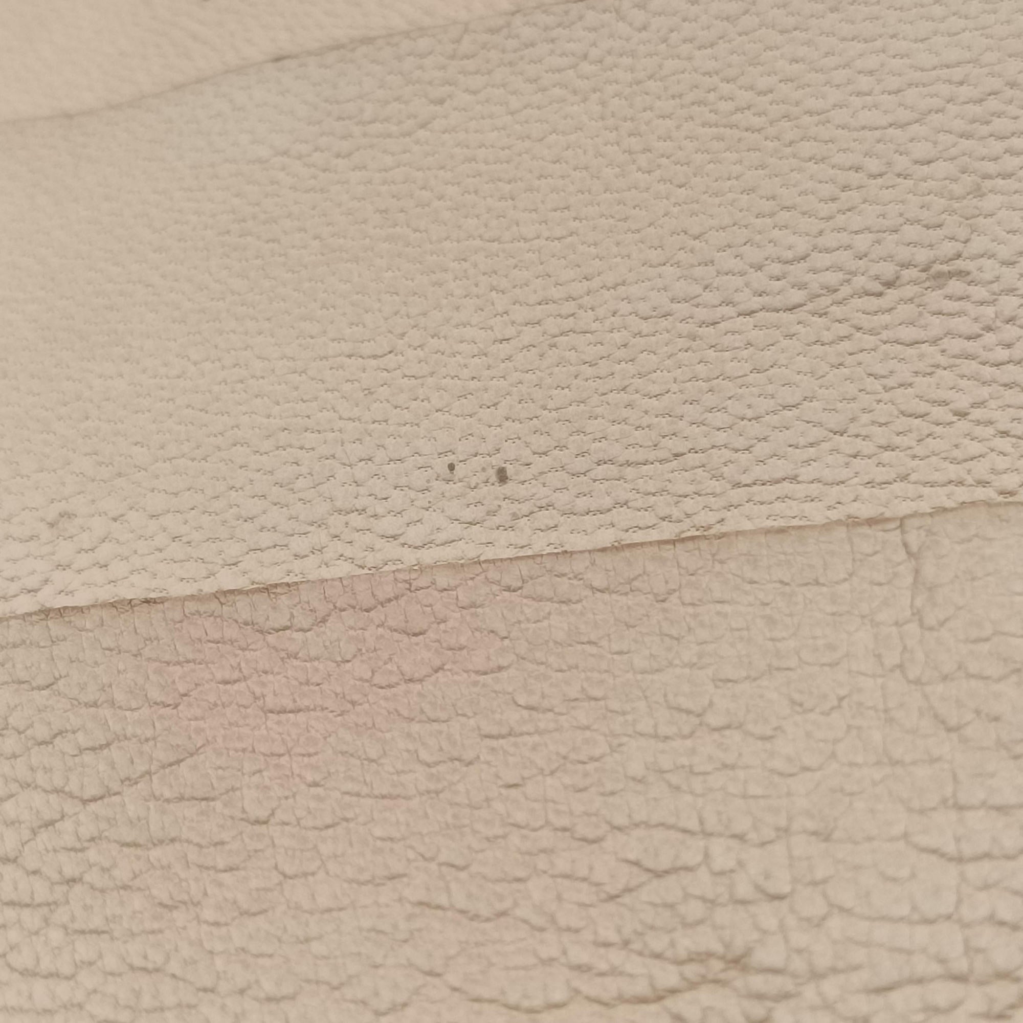 Pre-owned Yves Saint Laurent Mombasa Beige Leather 122245 handbag | stylenewstar