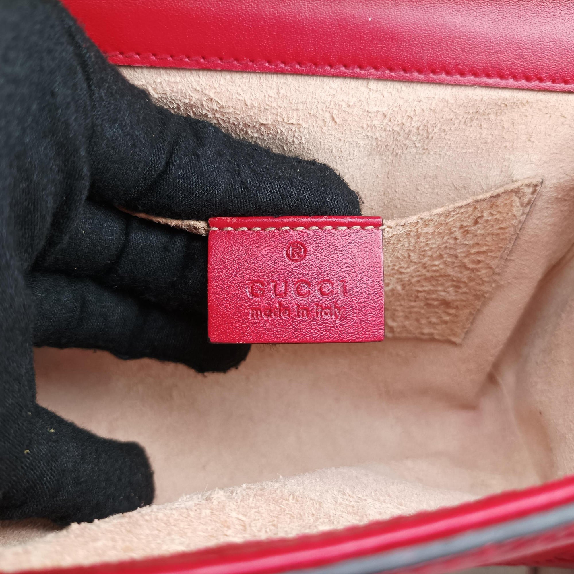 Vintage Gucci Padlock Red Leather 409487 shoulderbag | stylenewstar