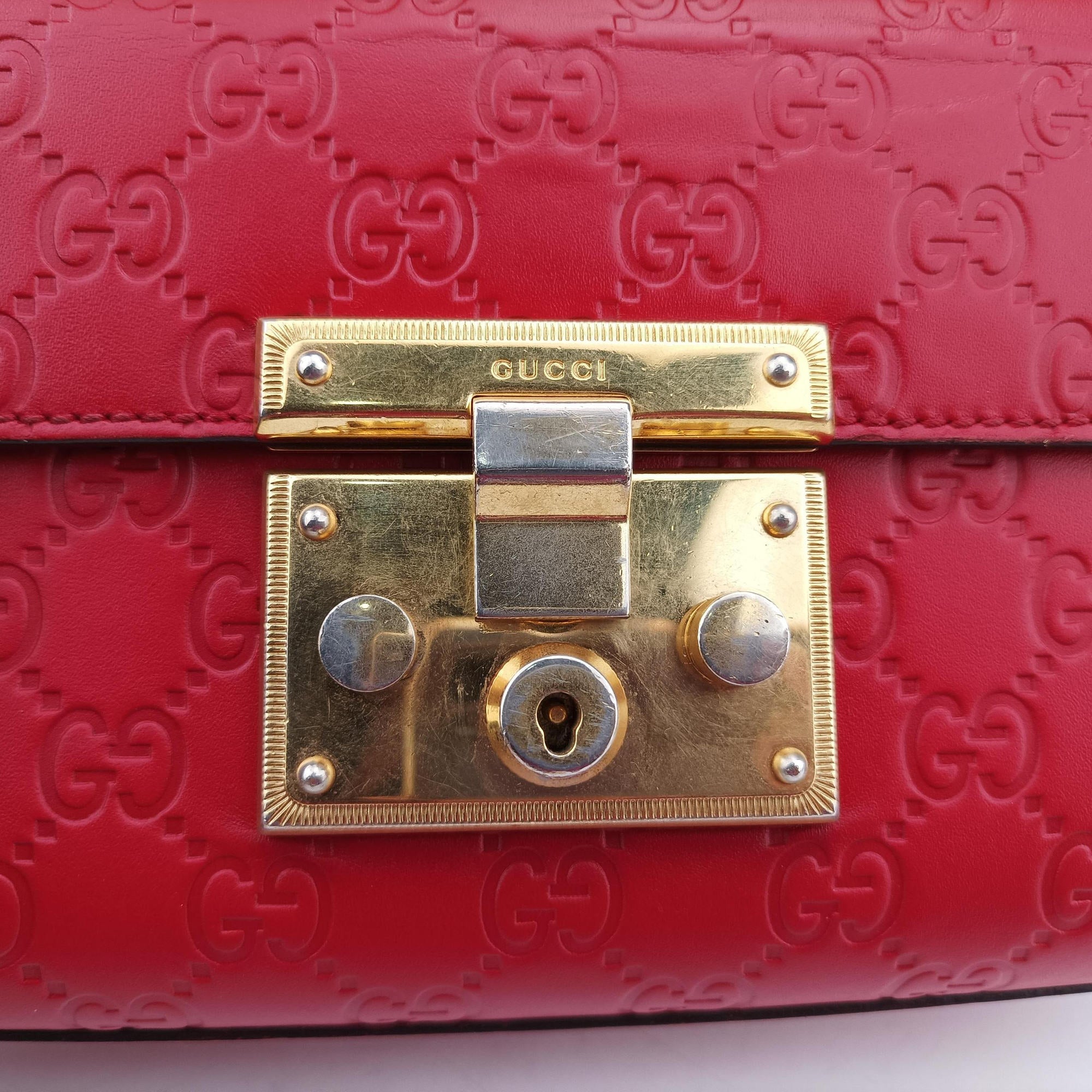 Vintage Gucci Padlock Red Leather 409487 shoulderbag | stylenewstar