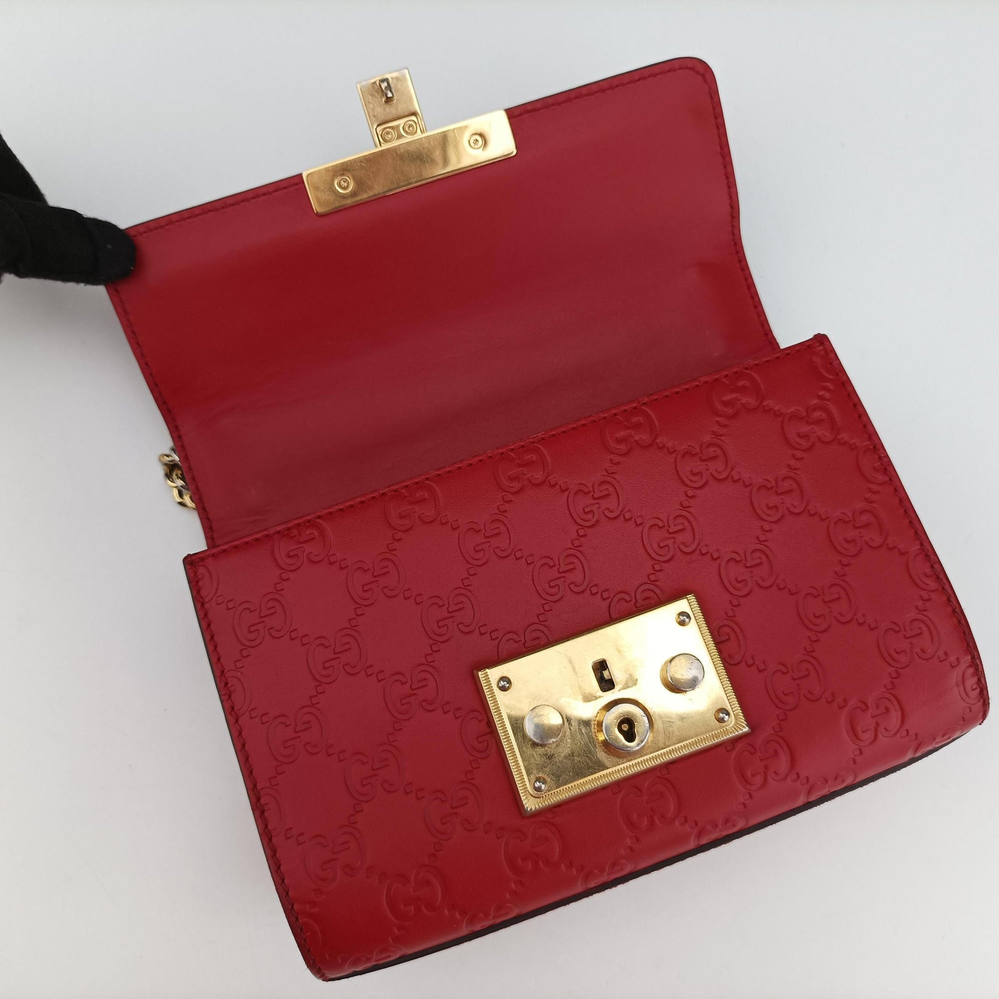 Vintage Gucci Padlock Red Leather 409487 shoulderbag | stylenewstar