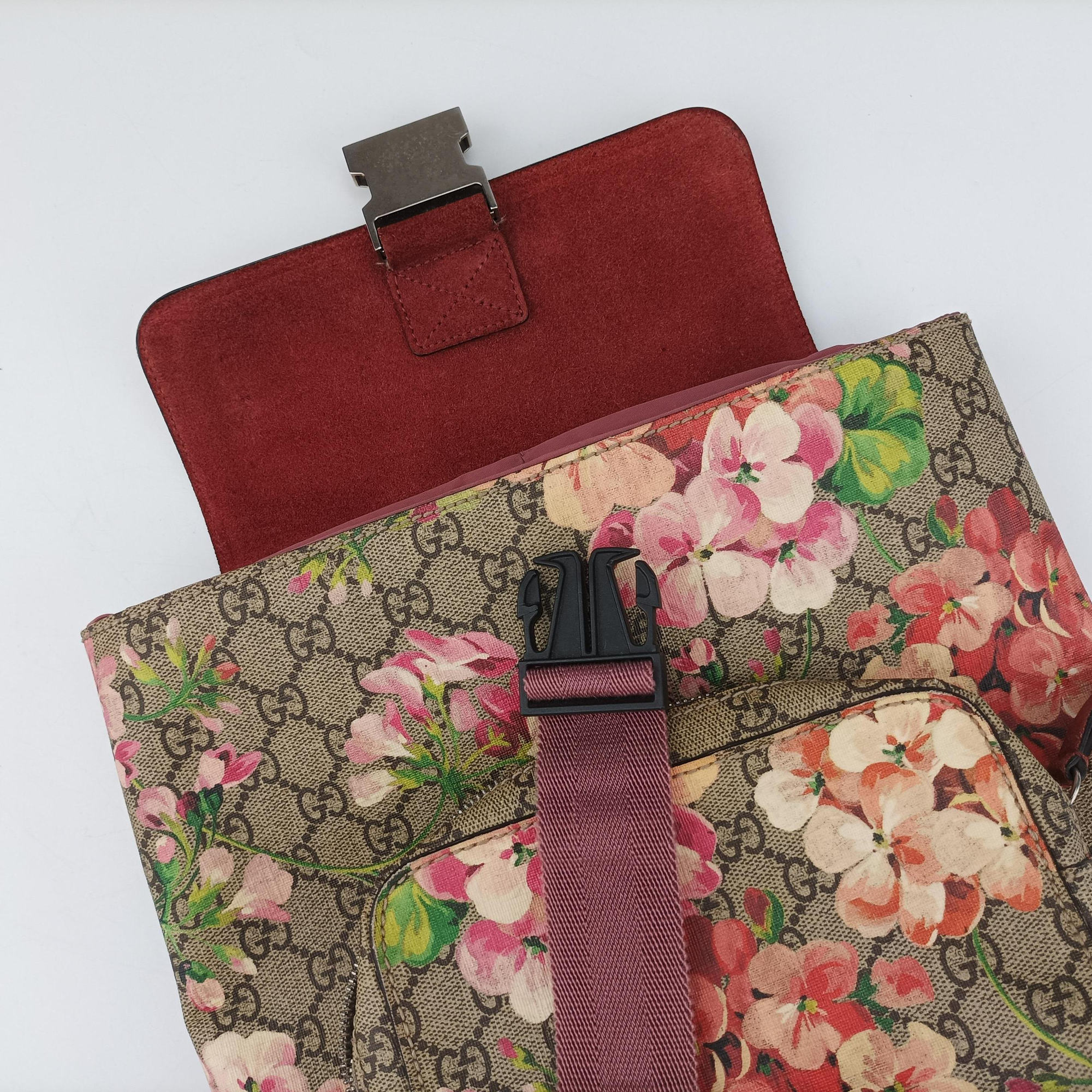 Pre-owned Gucci GG Blooms Beige×multi PVC coated canvas 410544 backpack/rucksack | stylenewstar