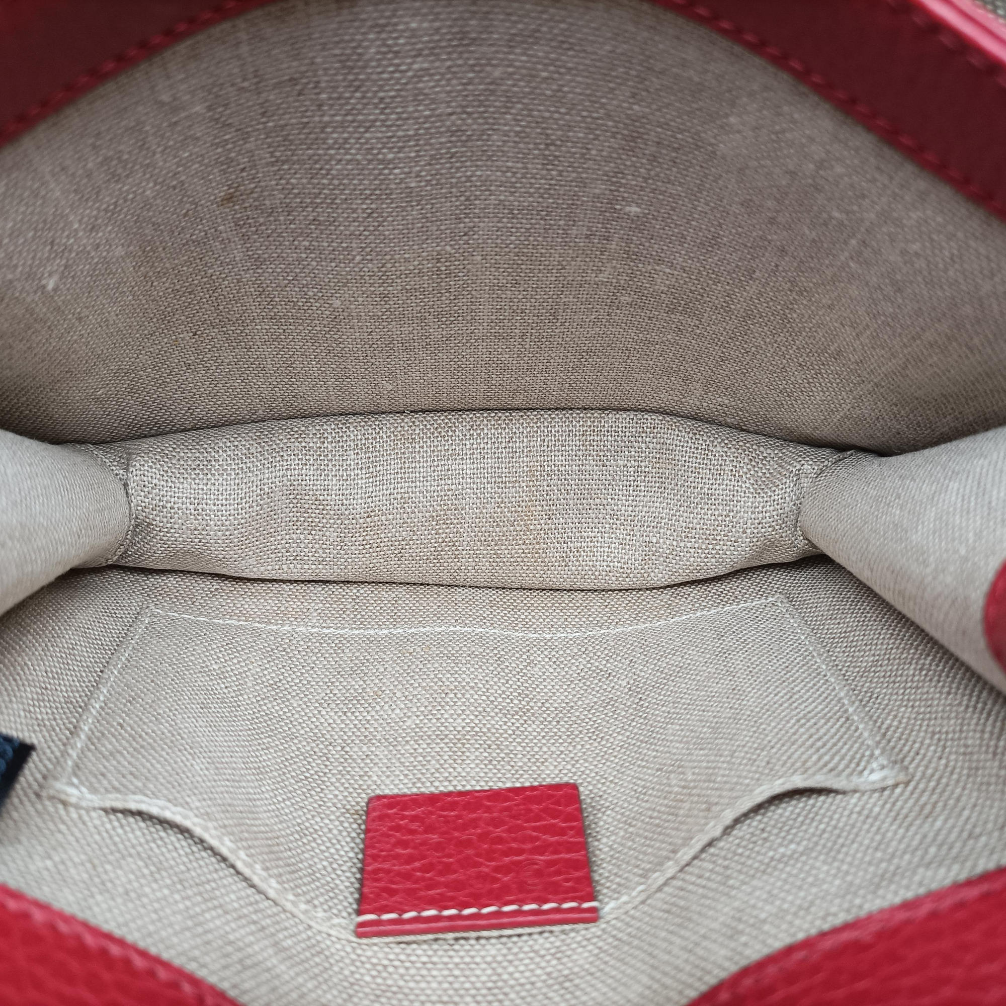 Vintage Gucci Interlocking G Red Leather 510304 shoulderbag | stylenewstar