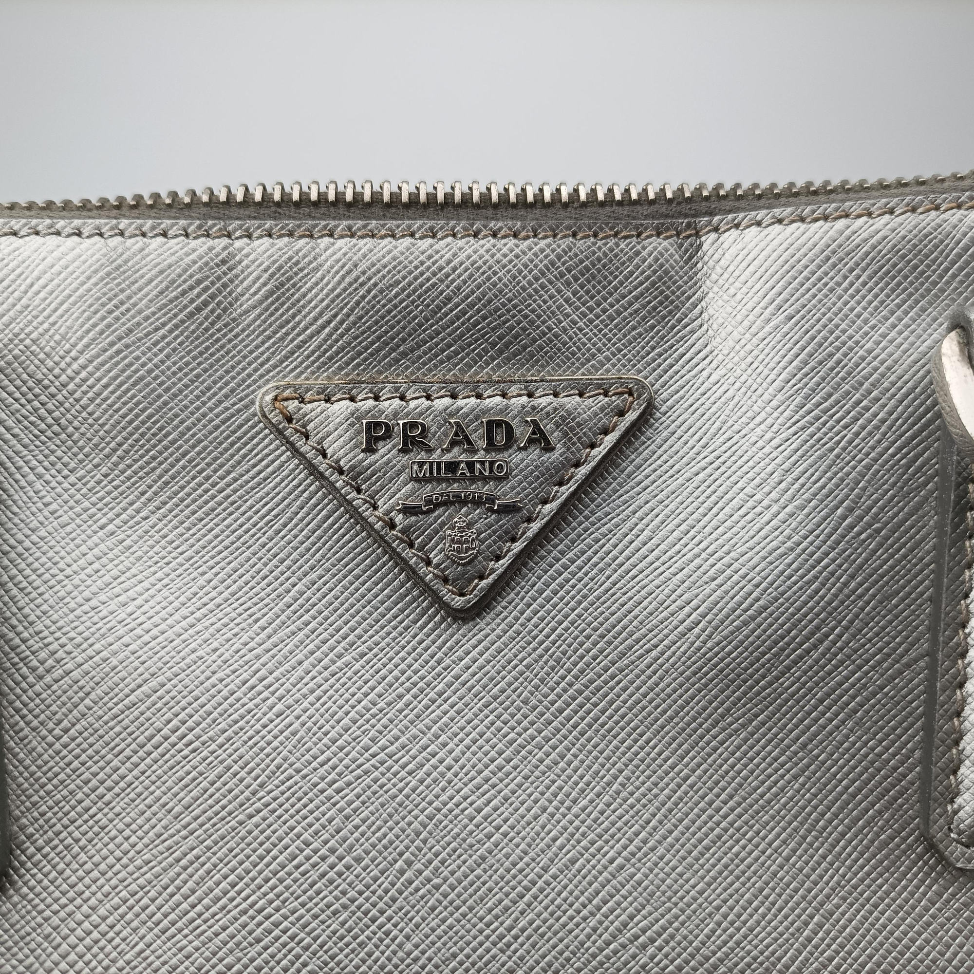 Secondhand Prada Galleria Silver SAFFIANO Leather BN1874 shoulderbag | stylenewstar
