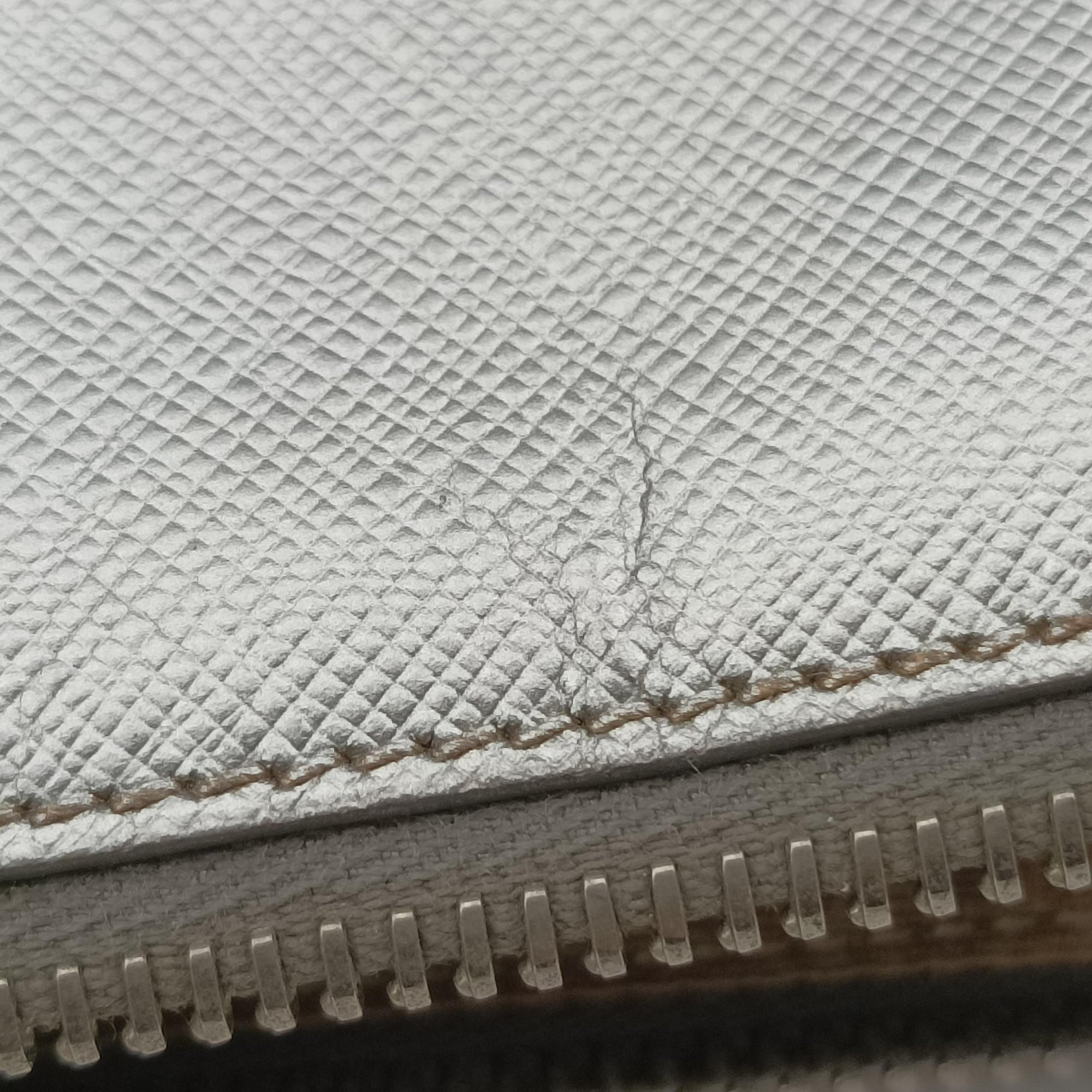Secondhand Prada Galleria Silver SAFFIANO Leather BN1874 shoulderbag | stylenewstar