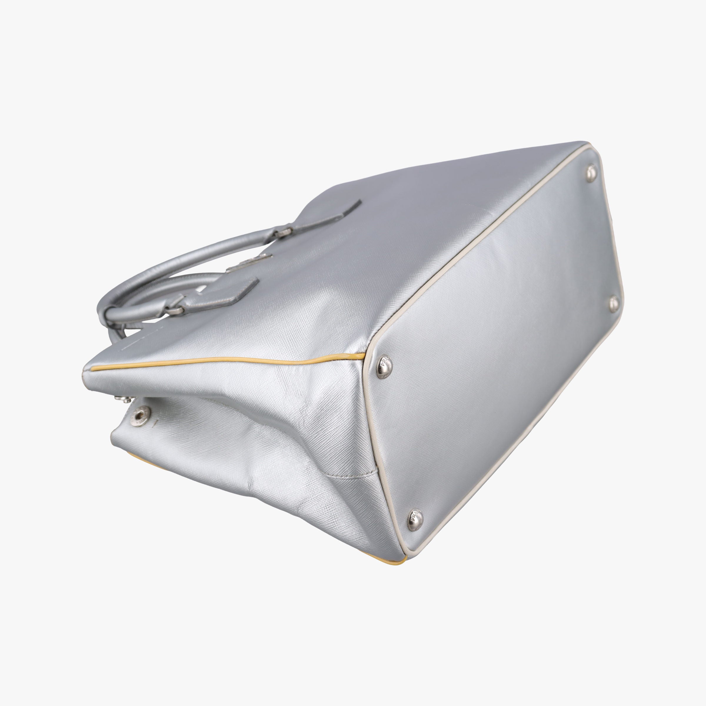 Secondhand Prada Galleria Silver SAFFIANO Leather BN1874 shoulderbag | stylenewstar