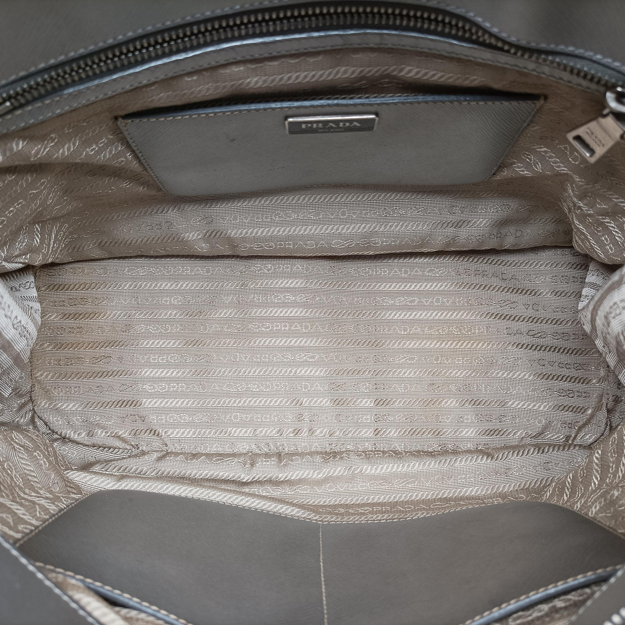 Secondhand Prada Galleria Silver SAFFIANO Leather BN1874 shoulderbag | stylenewstar