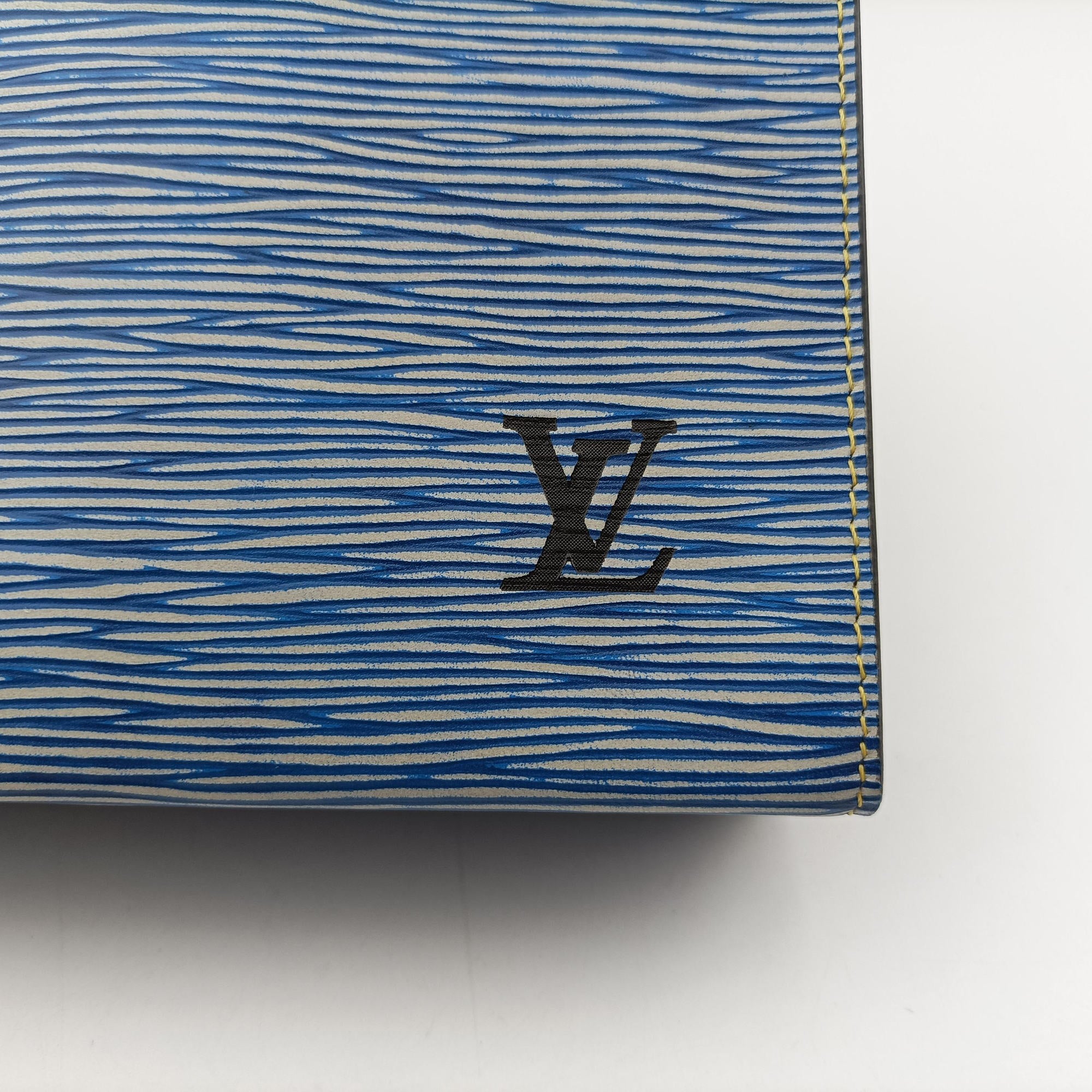 Secondhand Louis Vuitton Poche Toilette Bag Denim Epi M54654 clutchbag | stylenewstar