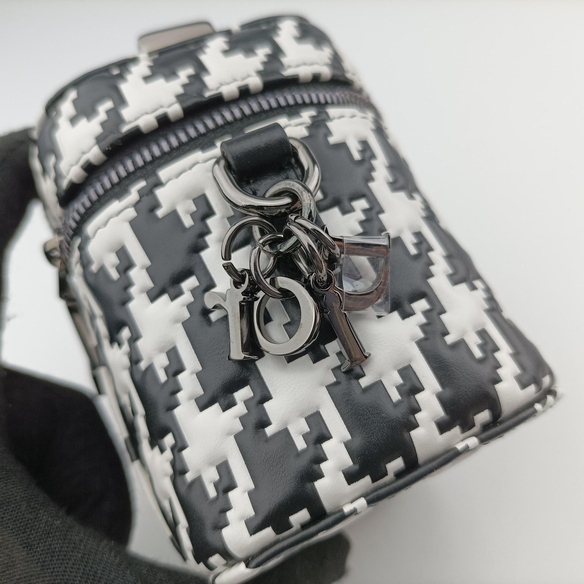 Pre-owned Christian Dior Houndstooth vanity bag Black and White Leather  shoulderbag | stylenewstar