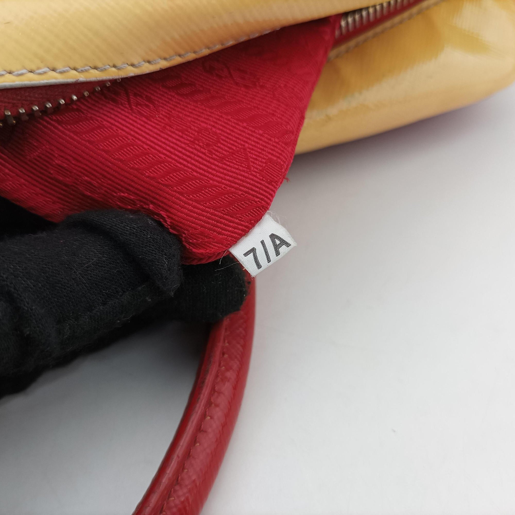 Vintage Prada Triangle logo Red×Yellow Patent  shoulderbag | stylenewstar