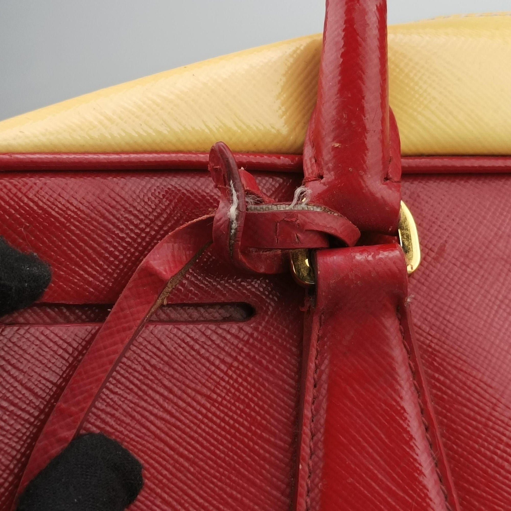 Vintage Prada Triangle logo Red×Yellow Patent  shoulderbag | stylenewstar