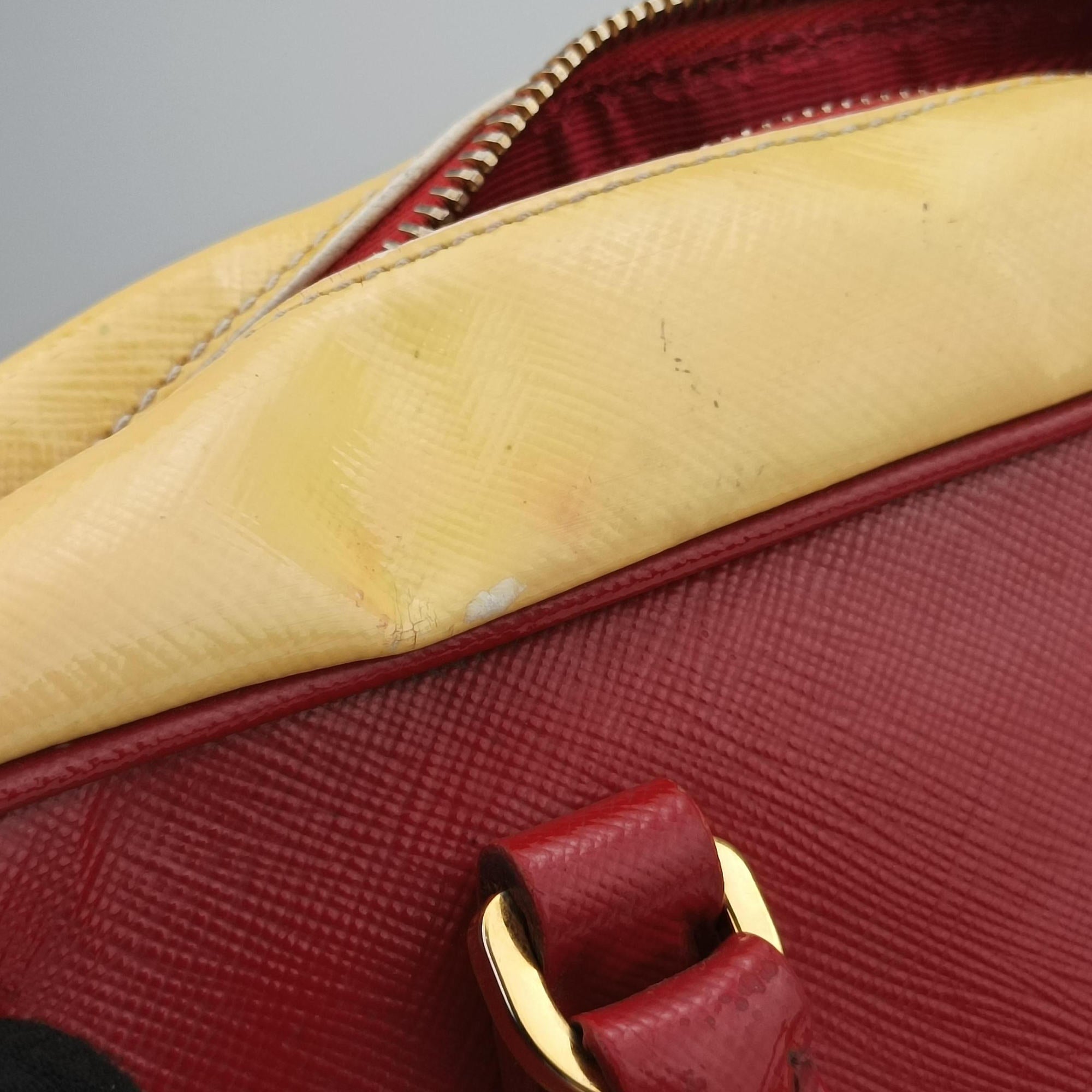 Vintage Prada Triangle logo Red×Yellow Patent  shoulderbag | stylenewstar
