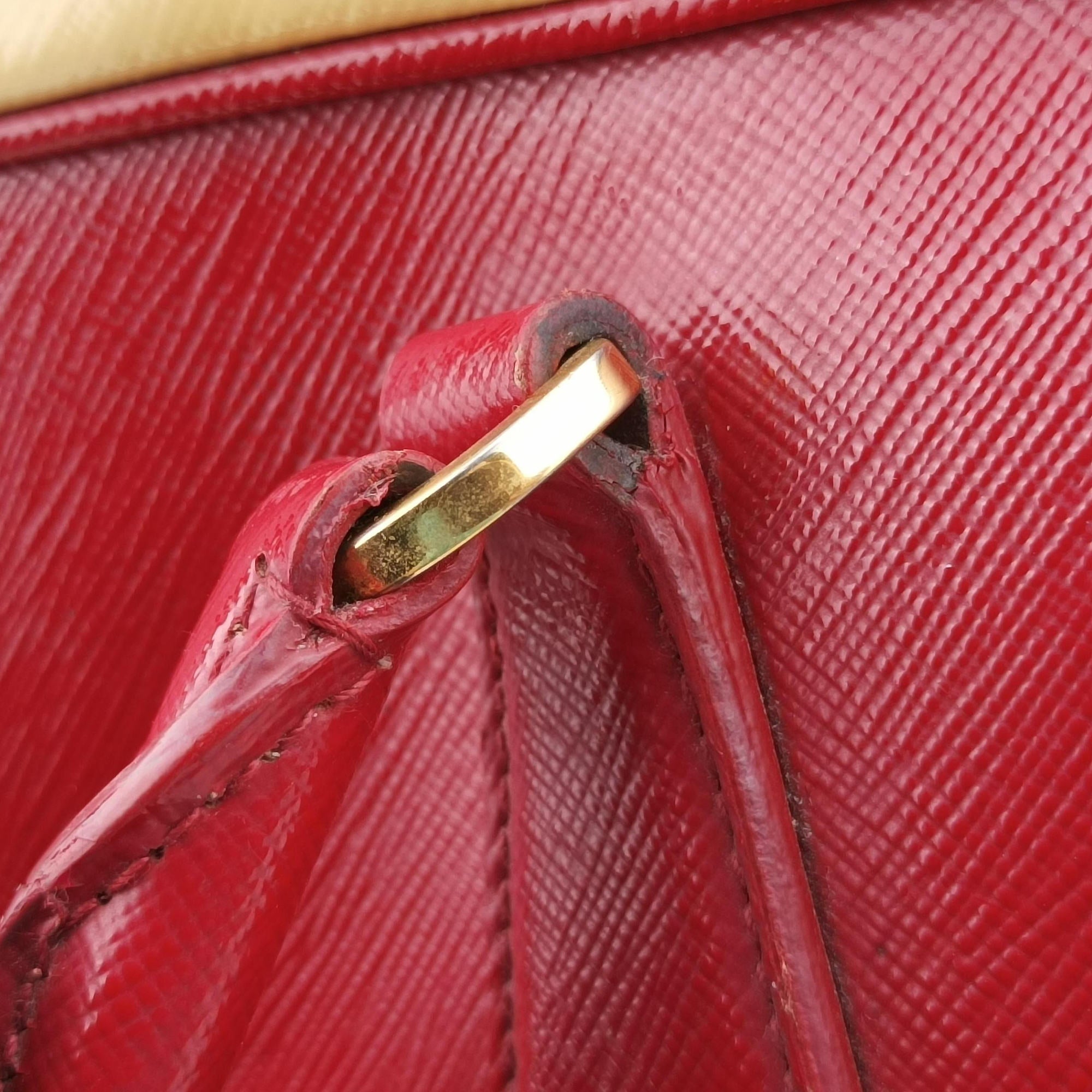Vintage Prada Triangle logo Red×Yellow Patent  shoulderbag | stylenewstar