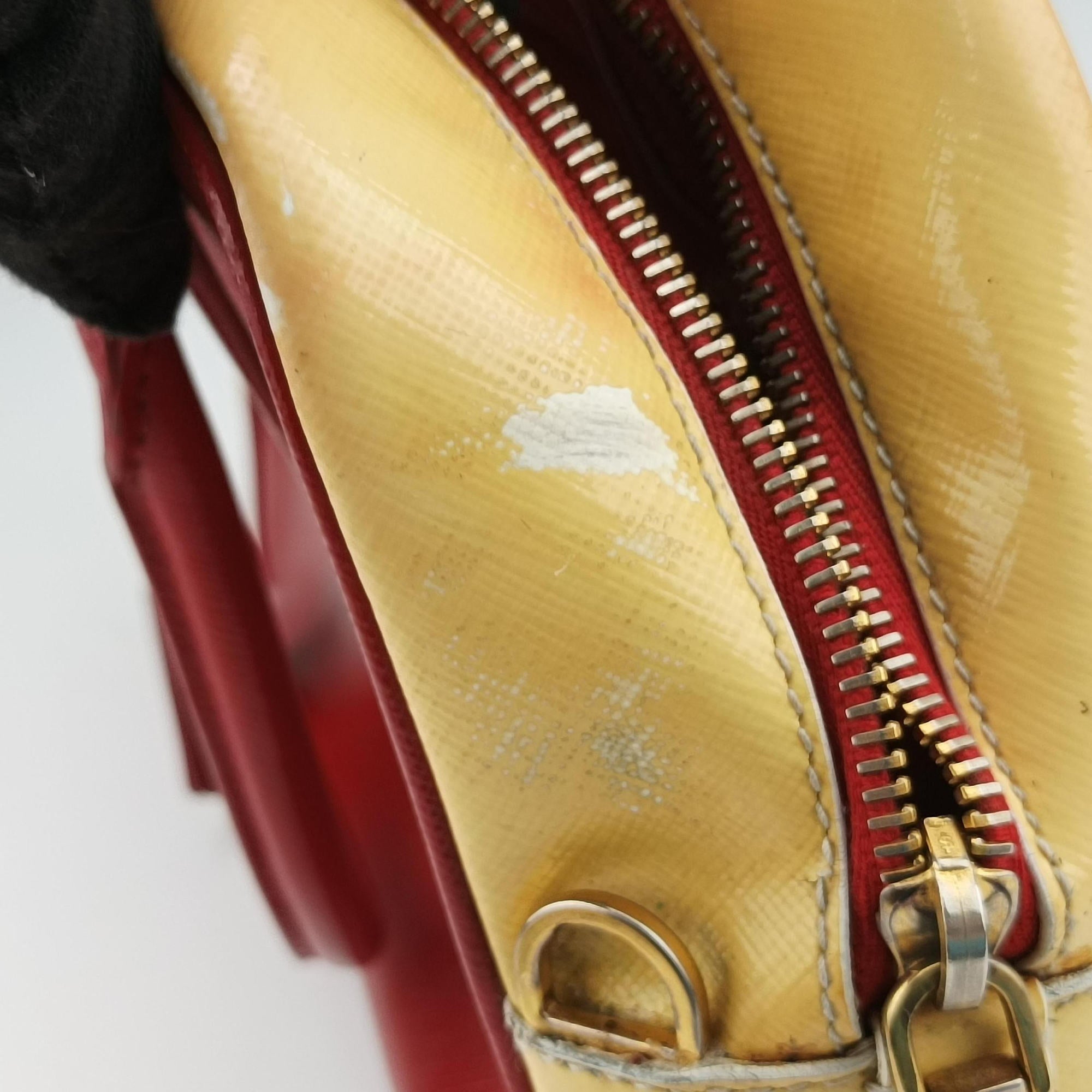 Vintage Prada Triangle logo Red×Yellow Patent  shoulderbag | stylenewstar