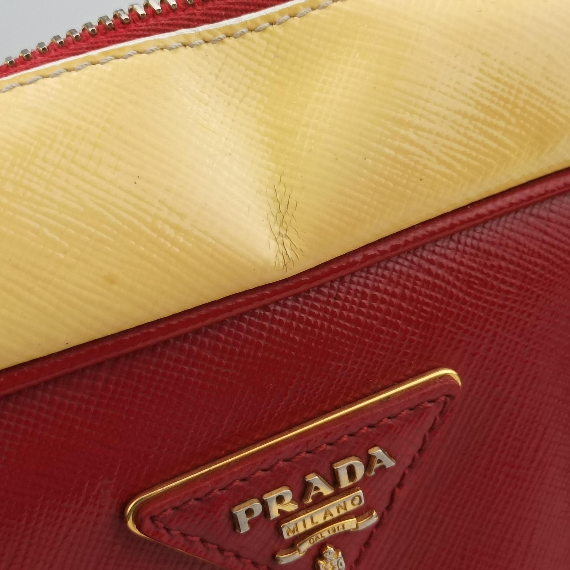 Vintage Prada Triangle logo Red×Yellow Patent  shoulderbag | stylenewstar