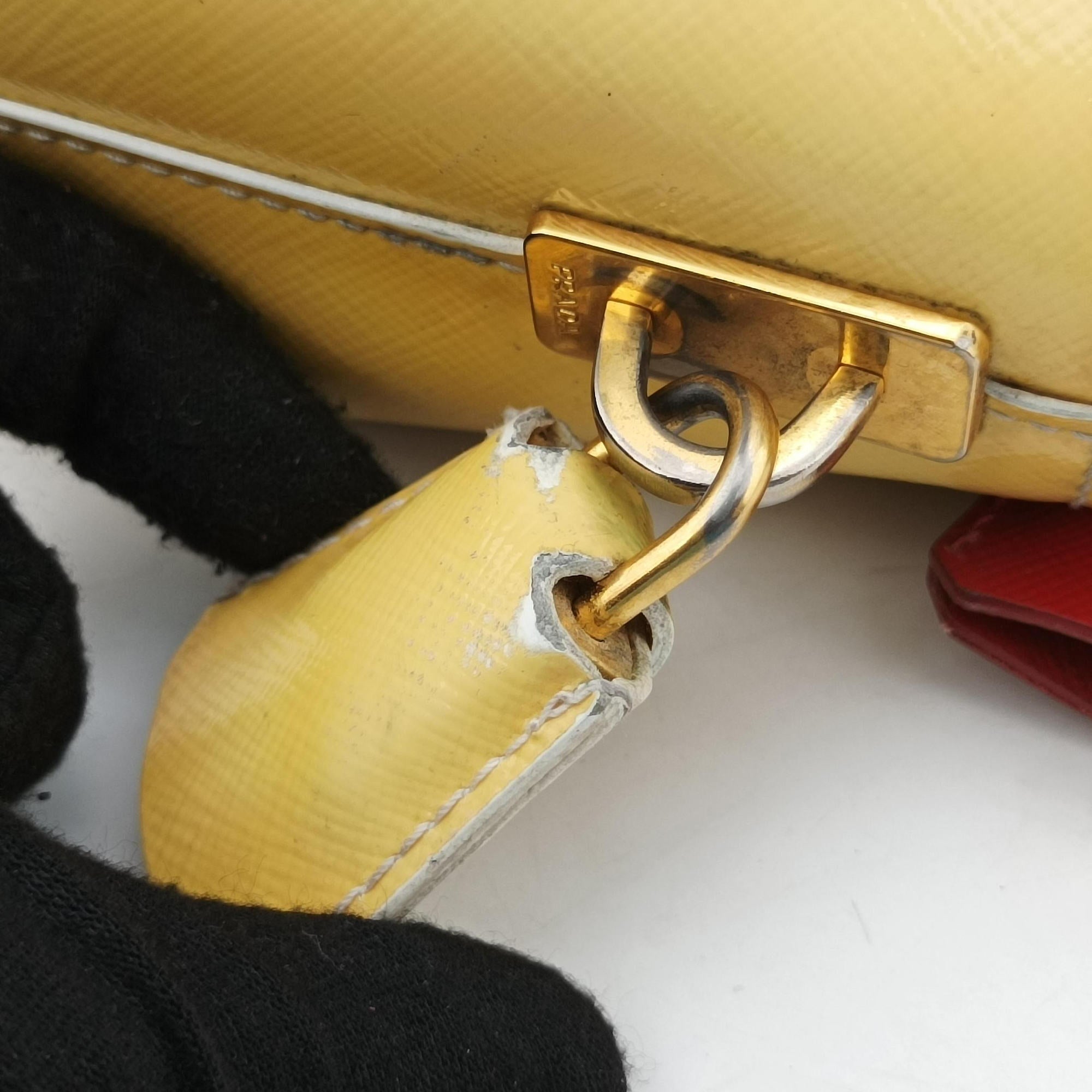 Vintage Prada Triangle logo Red×Yellow Patent  shoulderbag | stylenewstar