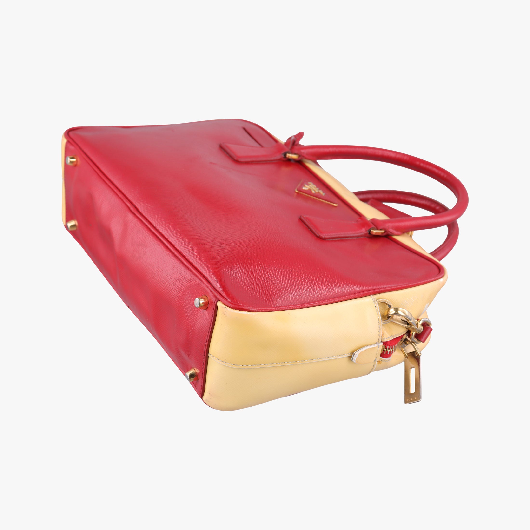 Vintage Prada Triangle logo Red×Yellow Patent  shoulderbag | stylenewstar