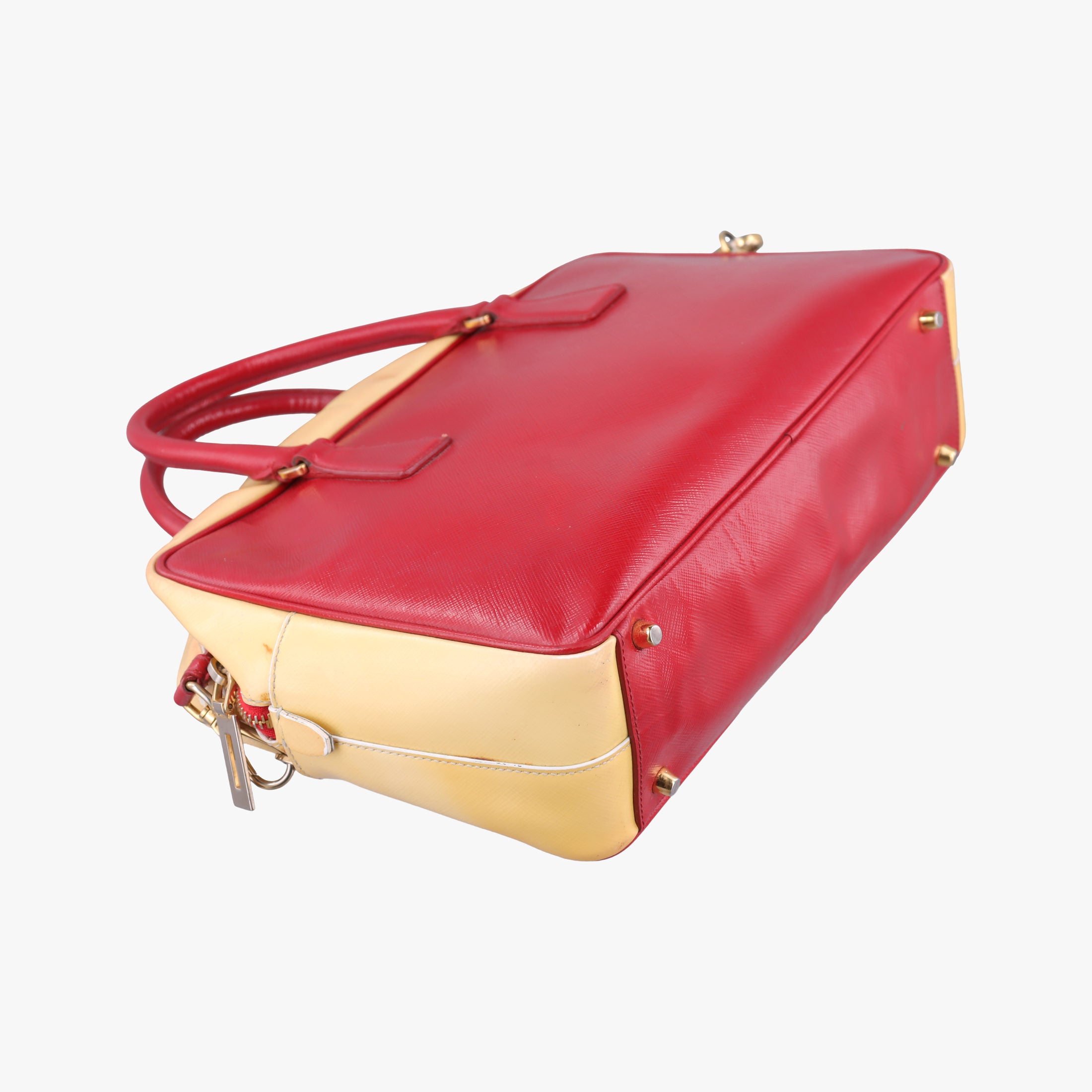 Vintage Prada Triangle logo Red×Yellow Patent  shoulderbag | stylenewstar