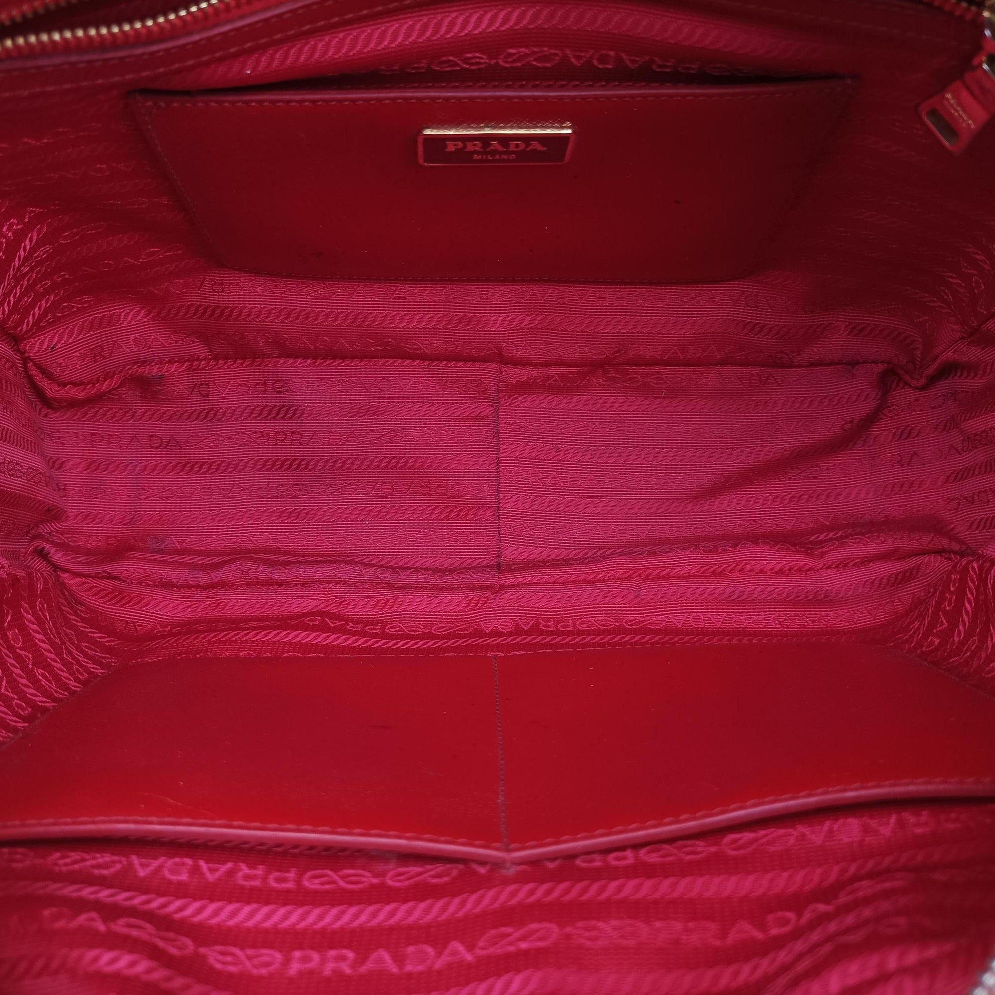 Vintage Prada Triangle logo Red×Yellow Patent  shoulderbag | stylenewstar