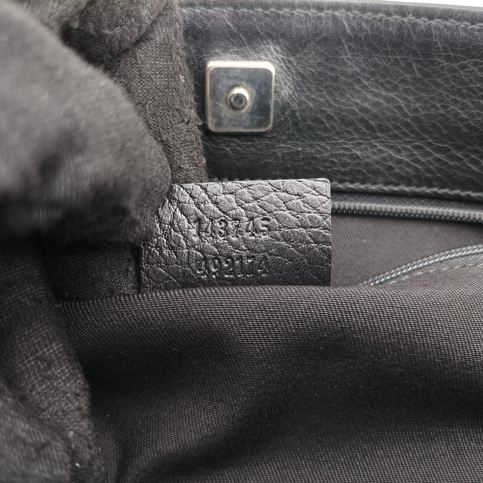 Secondhand Gucci GG Canvas Black canvas 143745 shoulderbag | stylenewstar