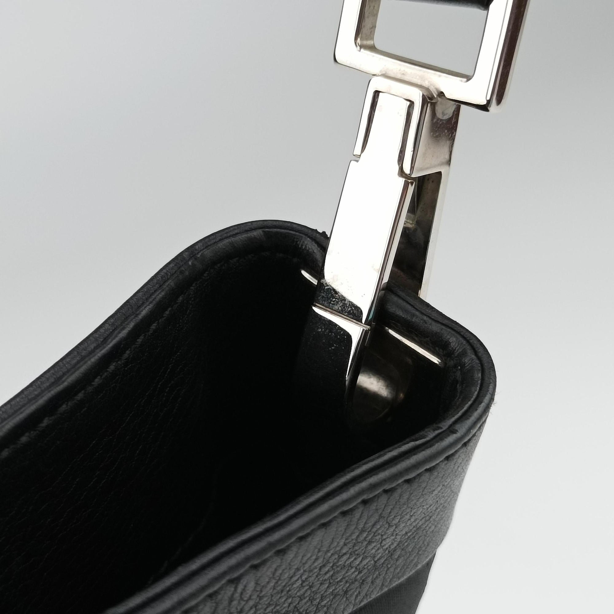 Secondhand Gucci GG Canvas Black canvas 143745 shoulderbag | stylenewstar