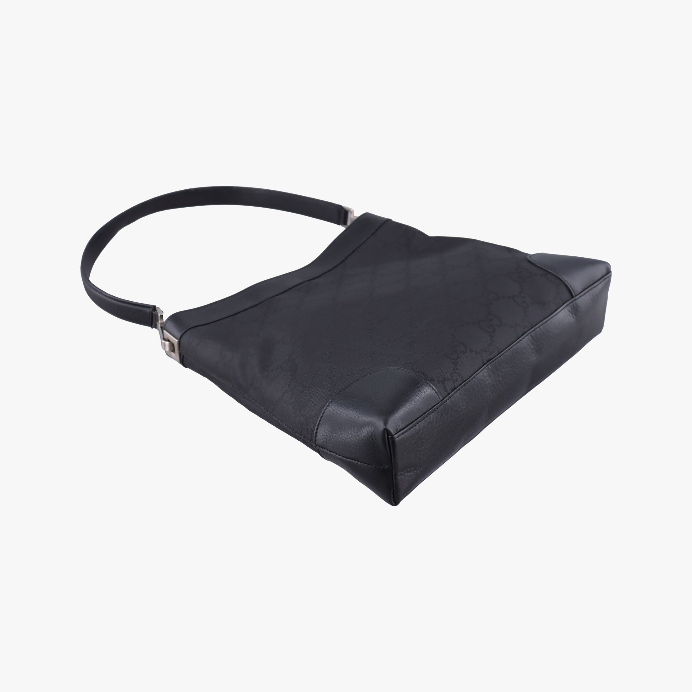 Secondhand Gucci GG Canvas Black canvas 143745 shoulderbag | stylenewstar