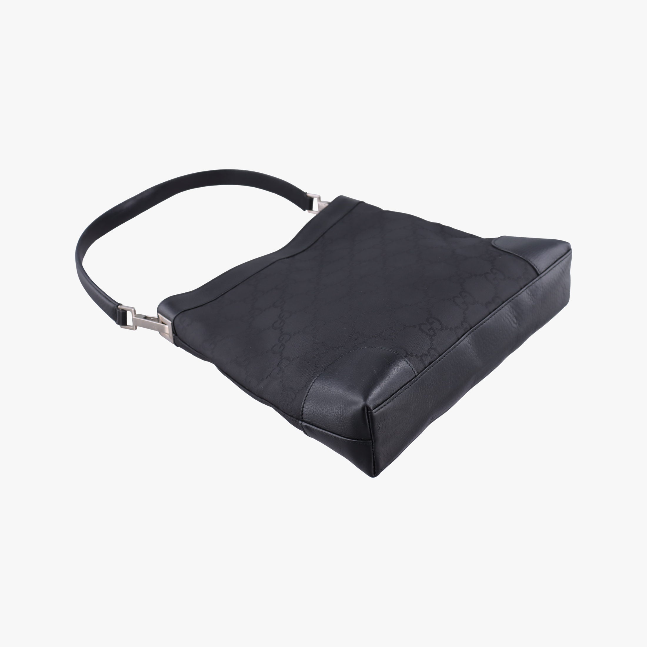 Secondhand Gucci GG Canvas Black canvas 143745 shoulderbag | stylenewstar