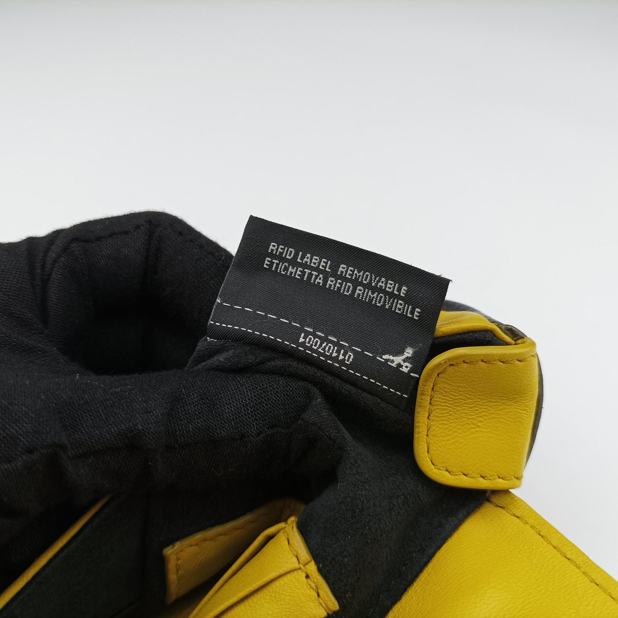 Pre-owned Fendi Mini Be Baguette Yellow × Black Leather 8M0315 shoulderbag | stylenewstar