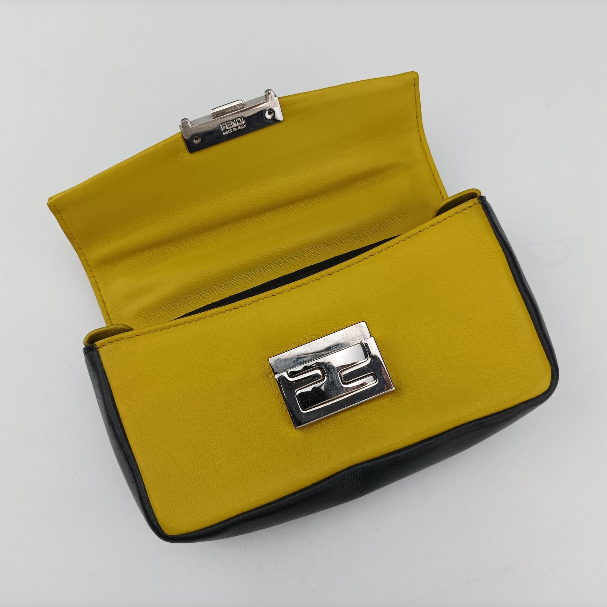 Pre-owned Fendi Mini Be Baguette Yellow × Black Leather 8M0315 shoulderbag | stylenewstar