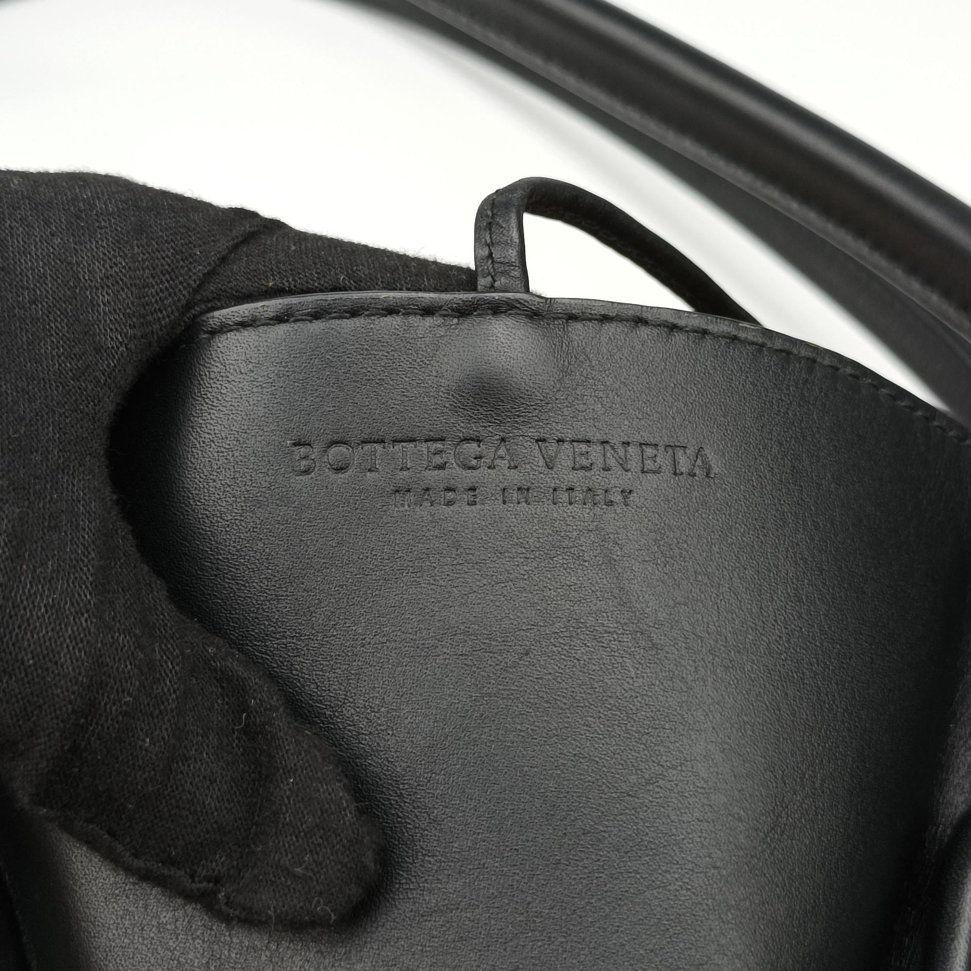 Vintage Bottega Veneta basket Black Leather  shoulderbag | stylenewstar