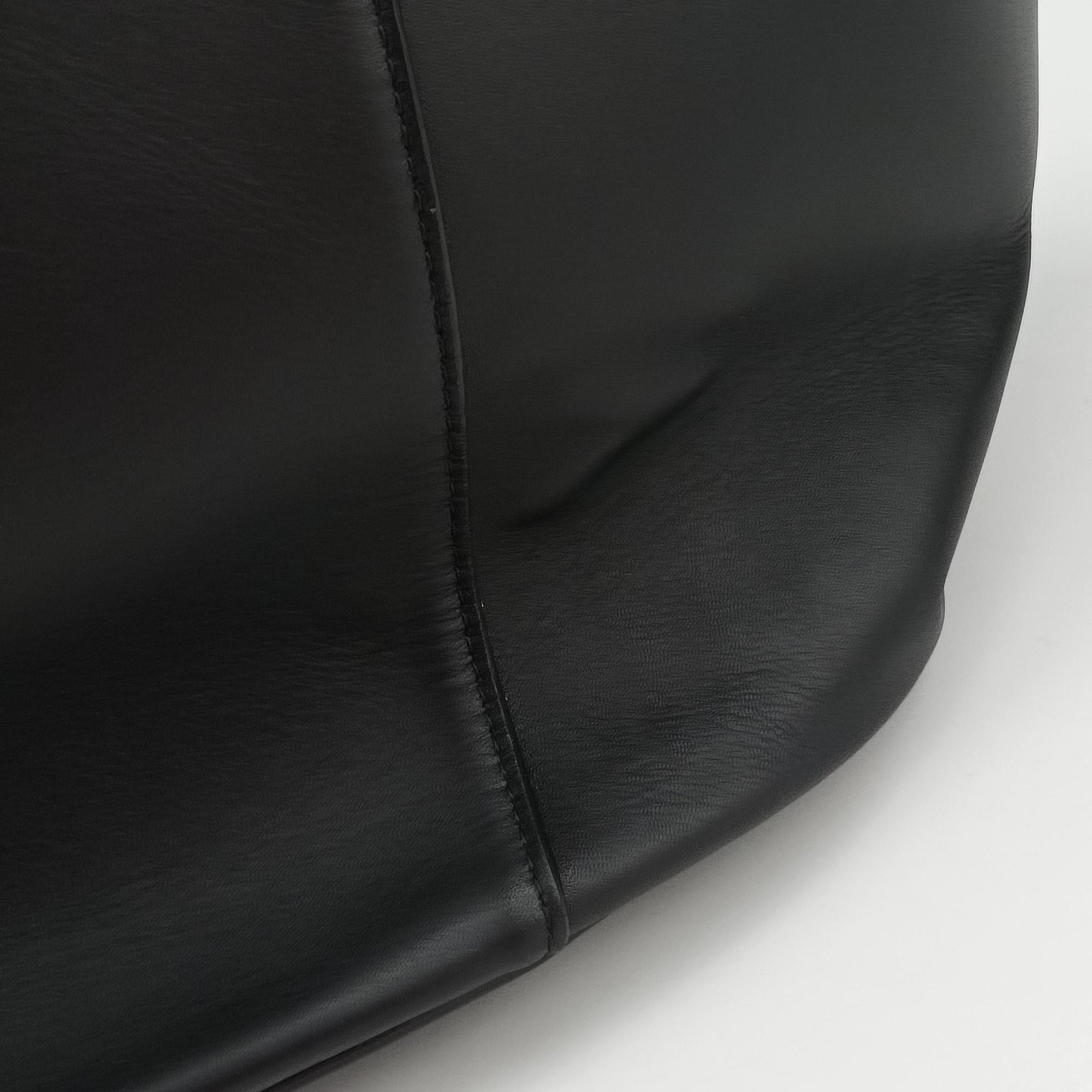 Vintage Bottega Veneta basket Black Leather  shoulderbag | stylenewstar
