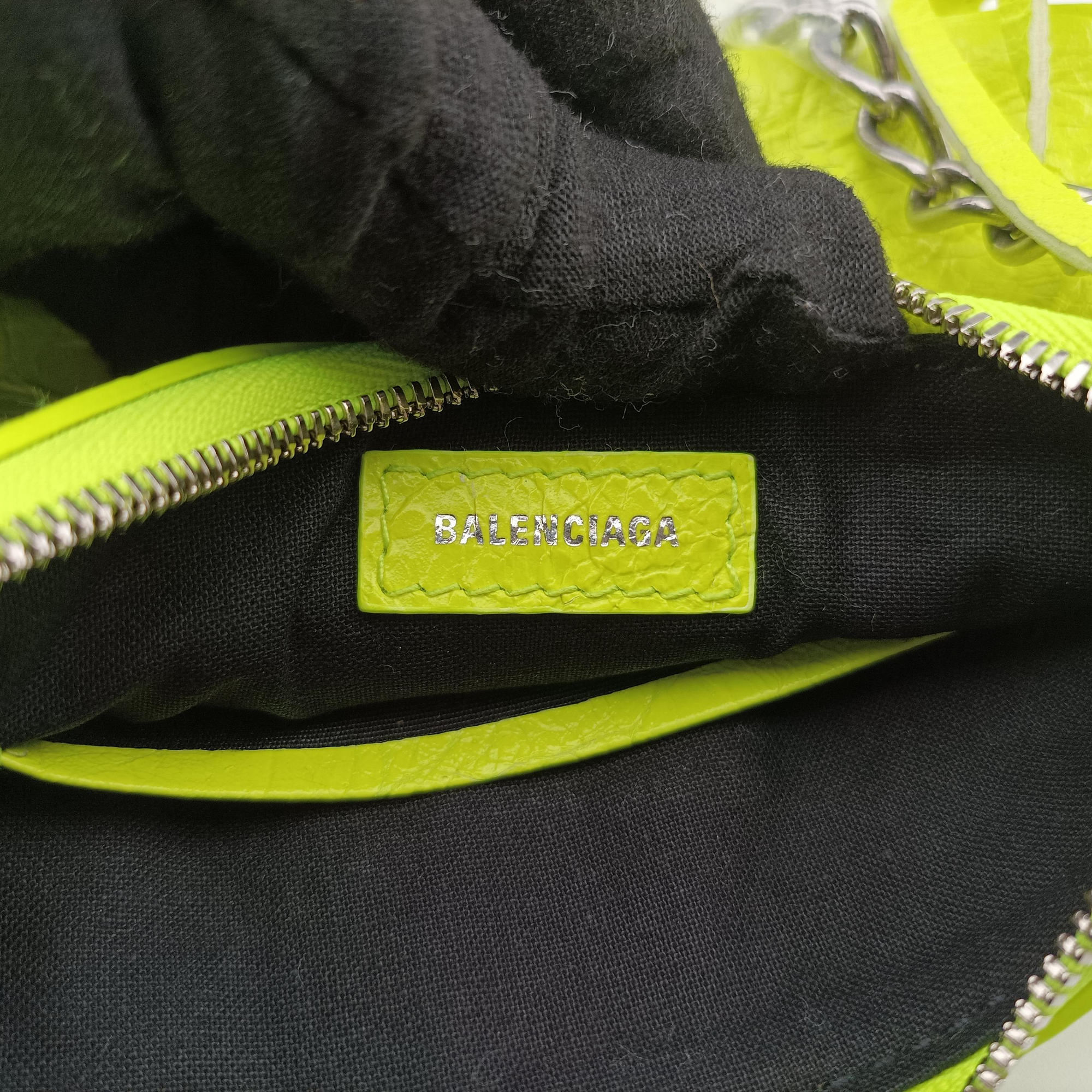 Pre-owned Balenciaga Le Cagole Green lambskin  shoulderbag | stylenewstar