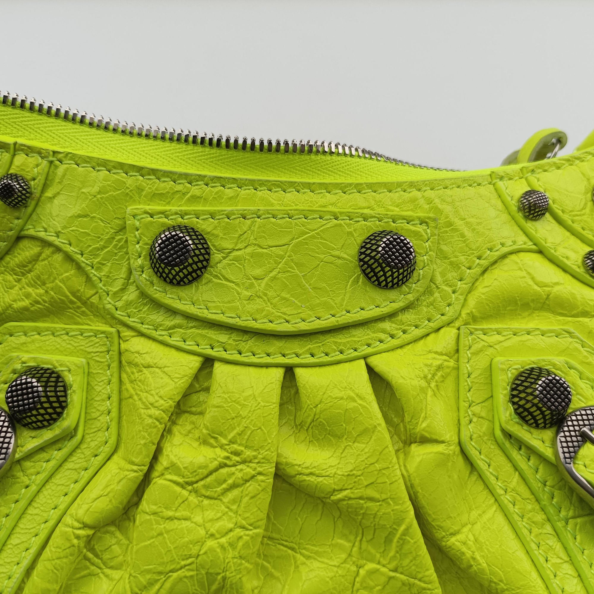 Pre-owned Balenciaga Le Cagole Green lambskin  shoulderbag | stylenewstar
