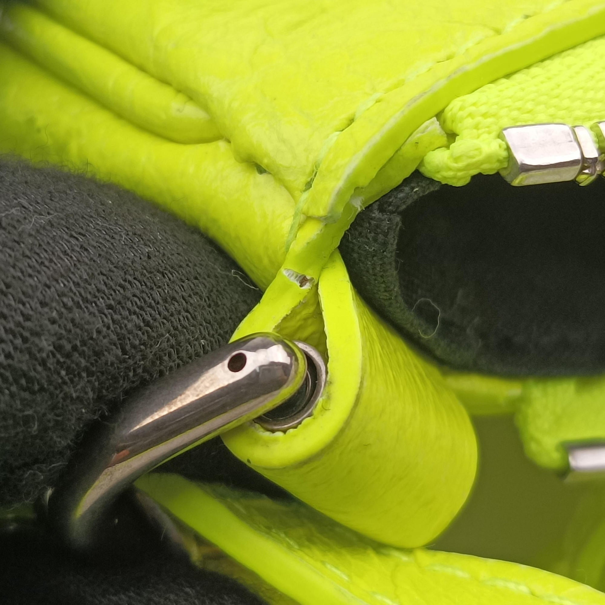 Pre-owned Balenciaga Le Cagole Green lambskin  shoulderbag | stylenewstar