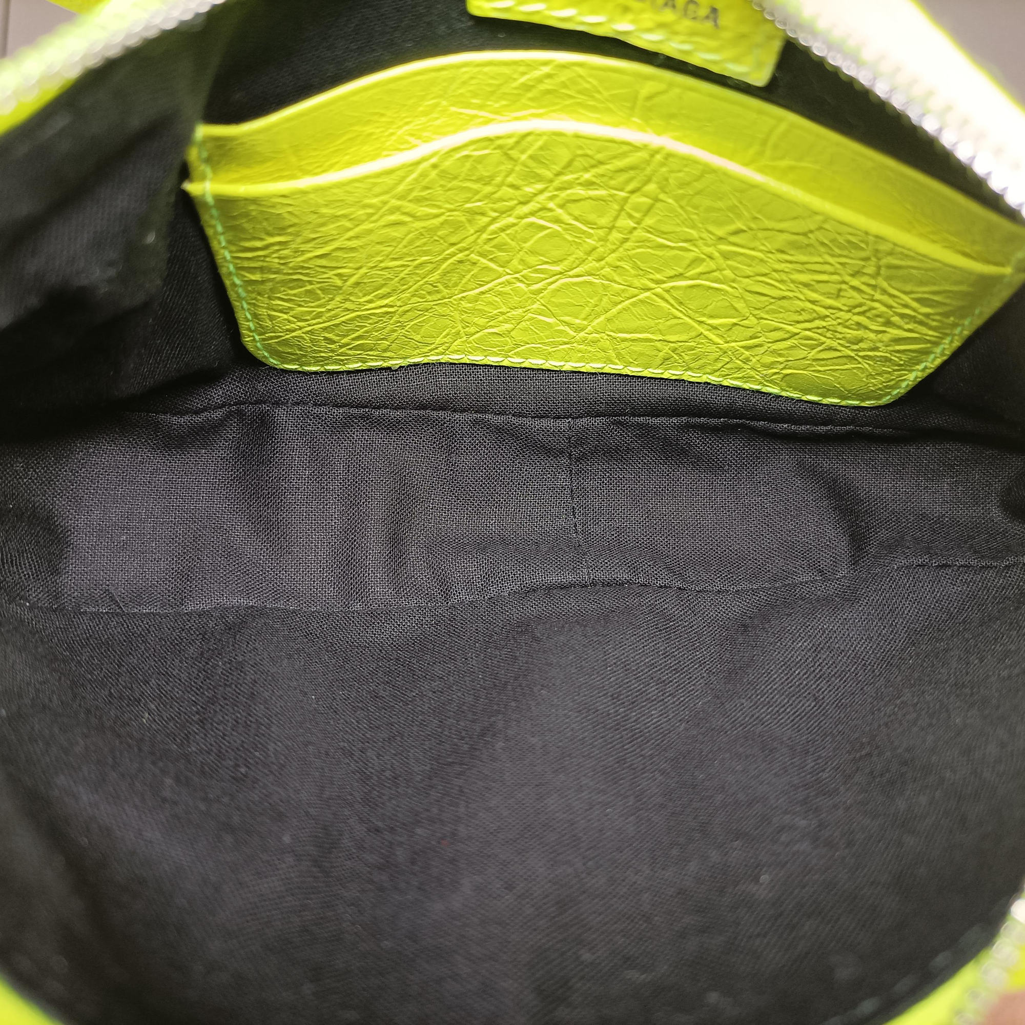 Pre-owned Balenciaga Le Cagole Green lambskin  shoulderbag | stylenewstar