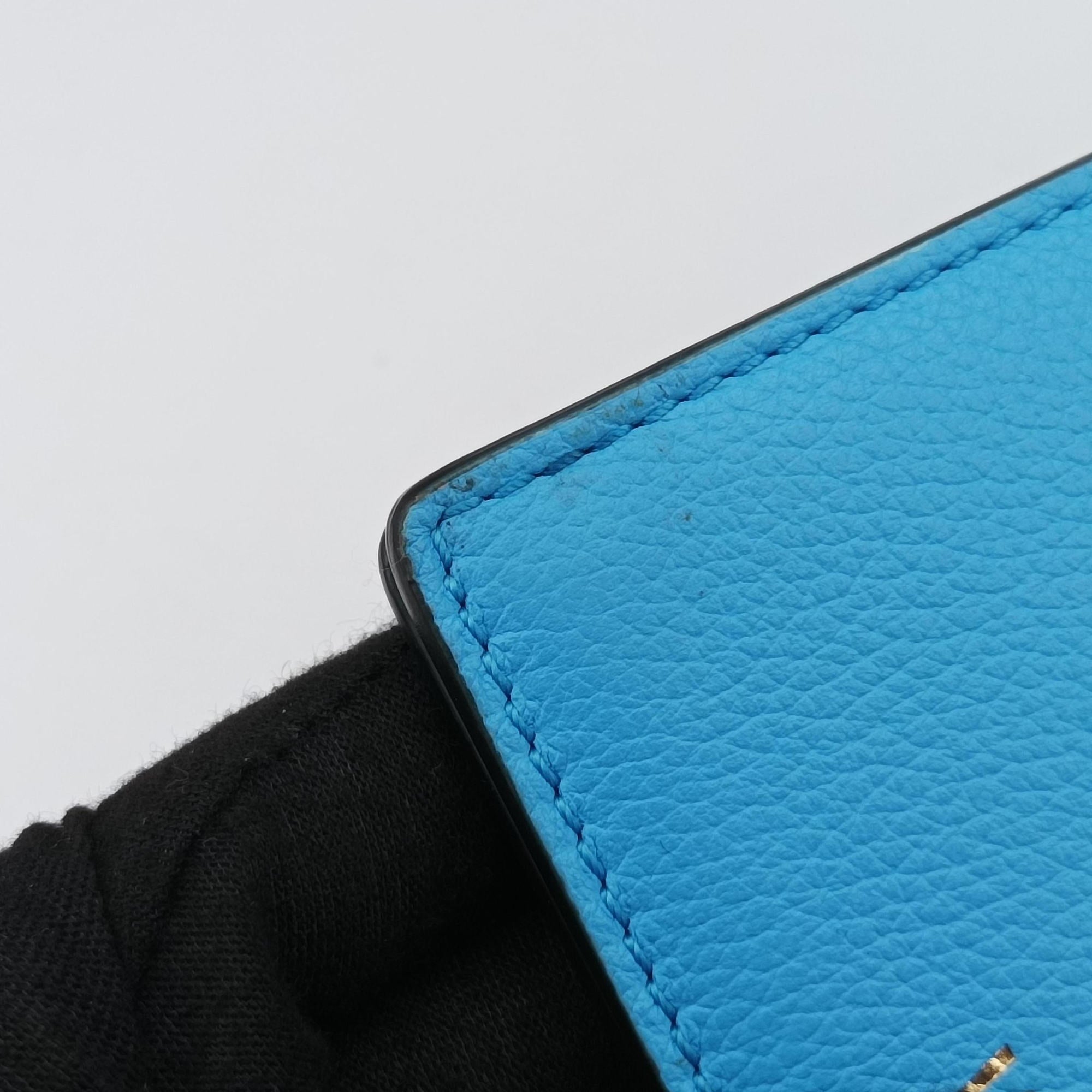Secondhand VERSACE Medusa phone bag Blue Leather  shoulderbag | stylenewstar