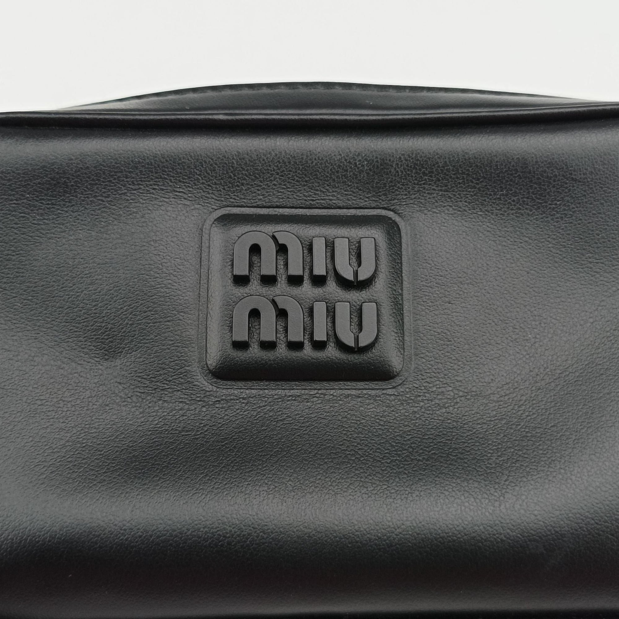 Pre-owned Miu Miu Logo belt Black leather  bum bag/waist bag | stylenewstar