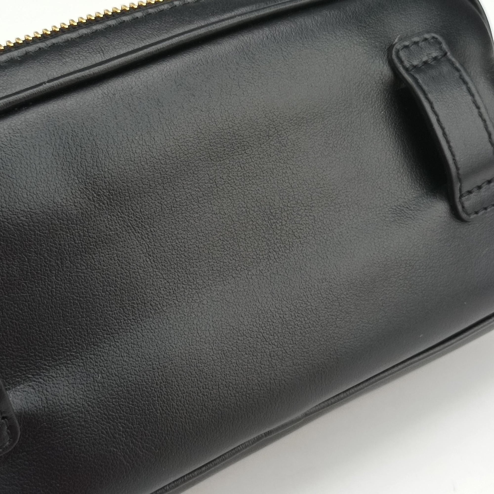 Pre-owned Miu Miu Logo belt Black leather  bum bag/waist bag | stylenewstar