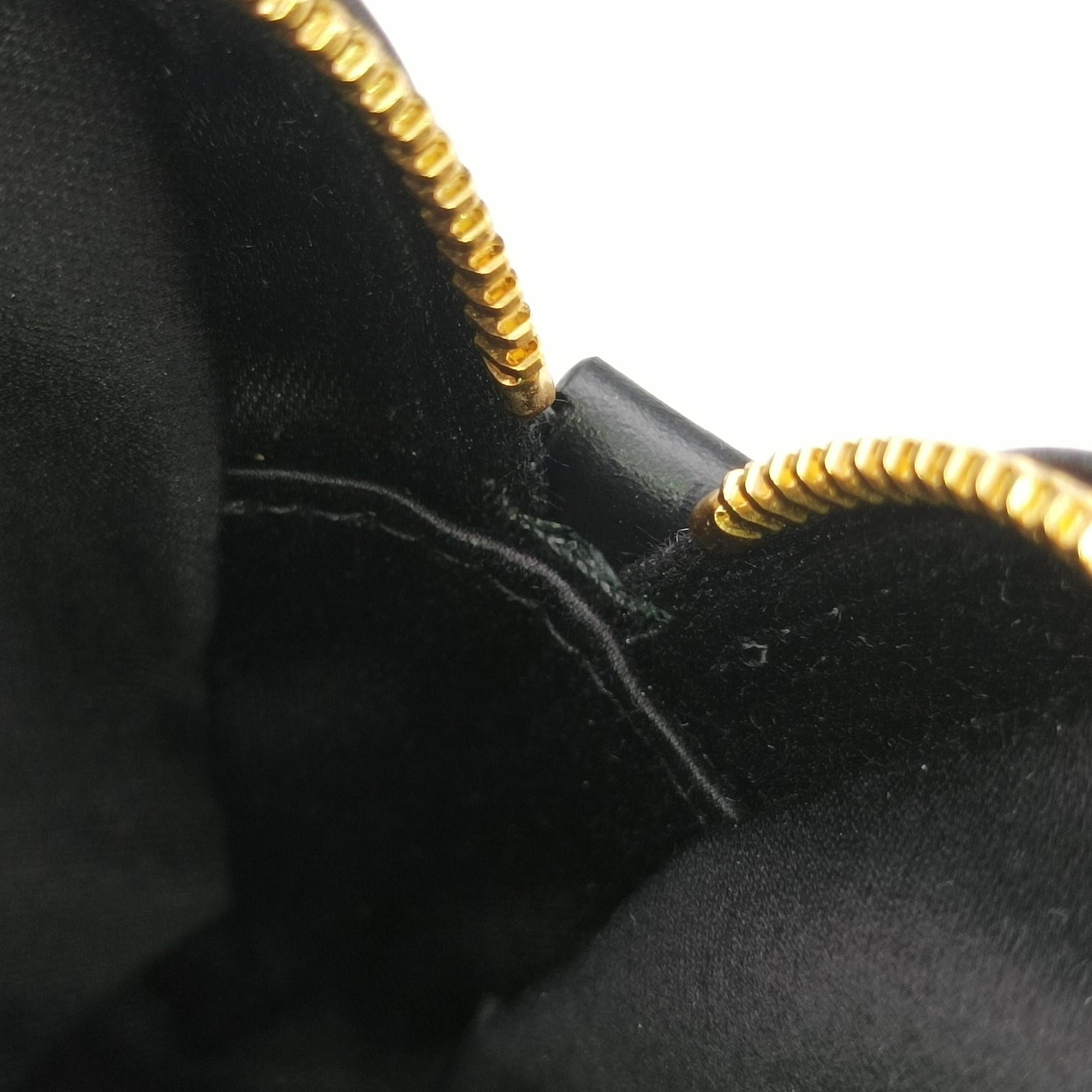 Pre-owned Miu Miu Logo belt Black leather  bum bag/waist bag | stylenewstar