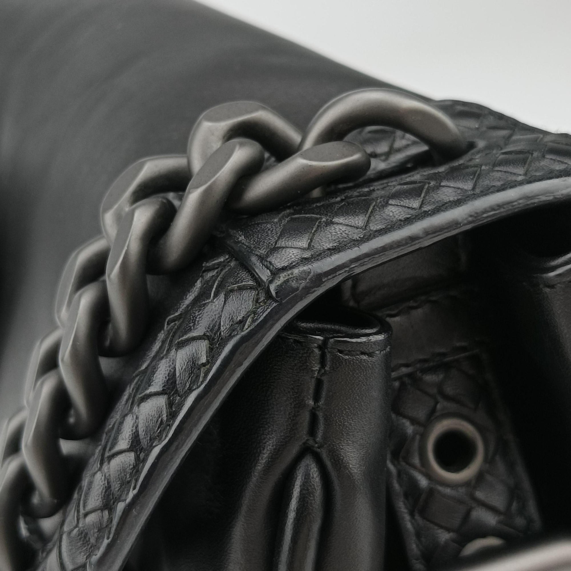 Pre-owned Bottega Veneta Intrecciato Black lambskin  shoulderbag | stylenewstar