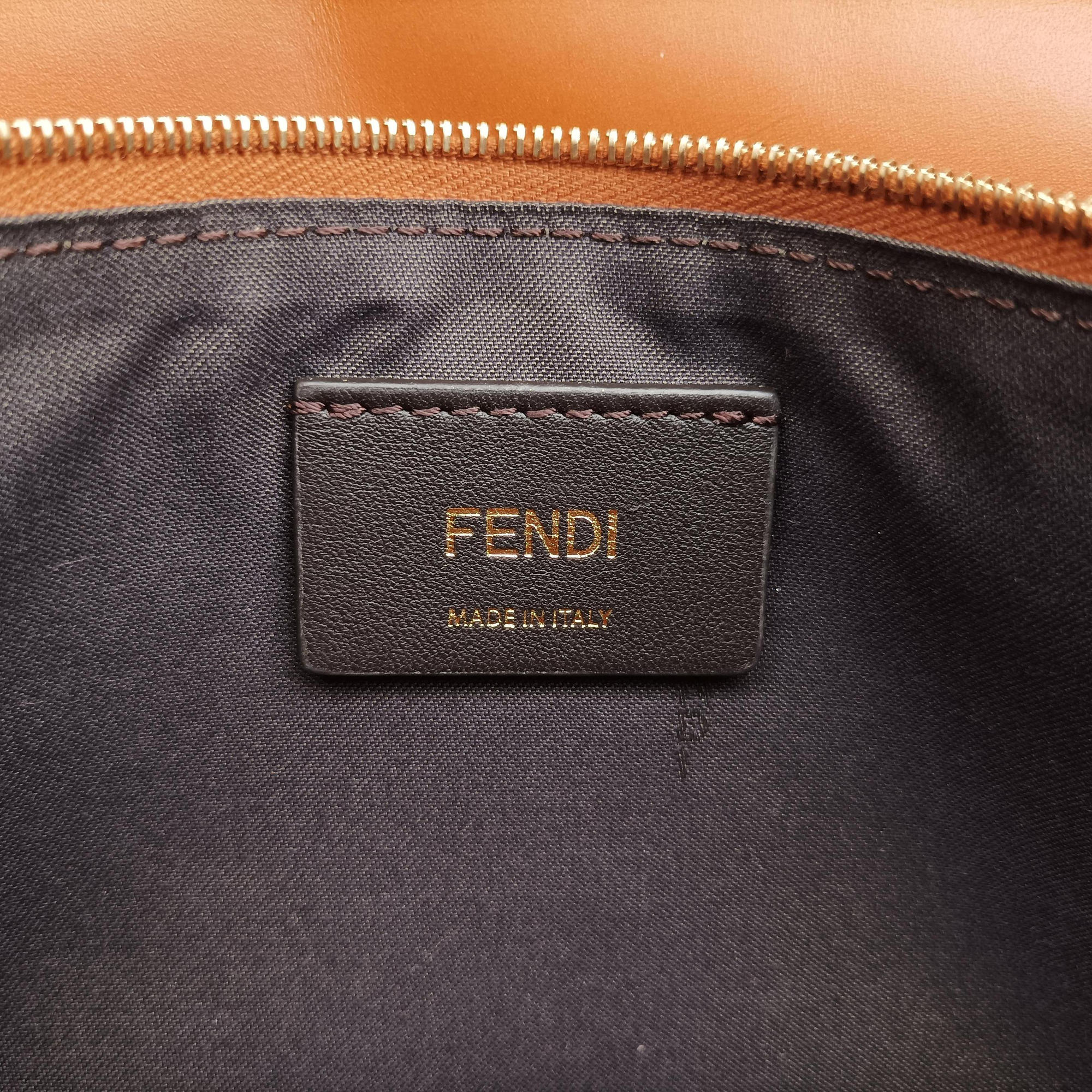 Vintage Fendi Roma Logo woc Brown Leather 8BS006 shoulderbag | stylenewstar