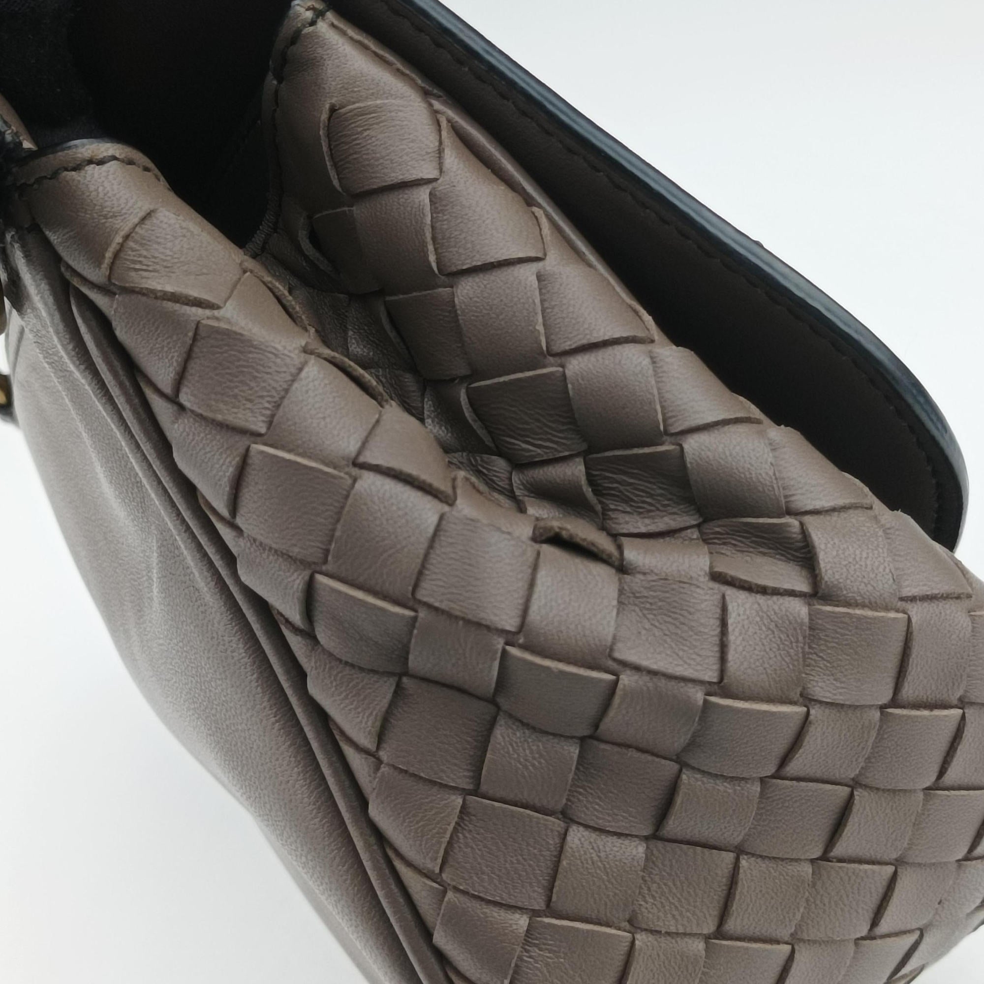 Pre-owned Bottega Veneta Luna Intrecciato Brown lambskin  shoulderbag | stylenewstar
