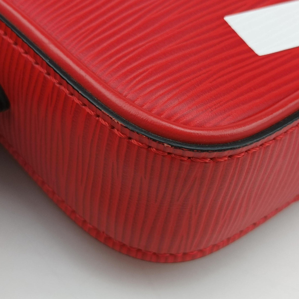 Secondhand Louis Vuitton Danube PPM Supreme Collaboration ROUGE×white Epi M53434 shoulderbag | stylenewstar