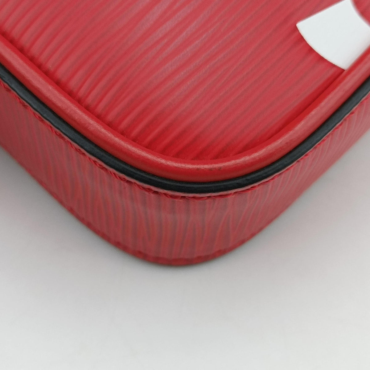 Secondhand Louis Vuitton Danube PPM Supreme Collaboration ROUGE×white Epi M53434 shoulderbag | stylenewstar
