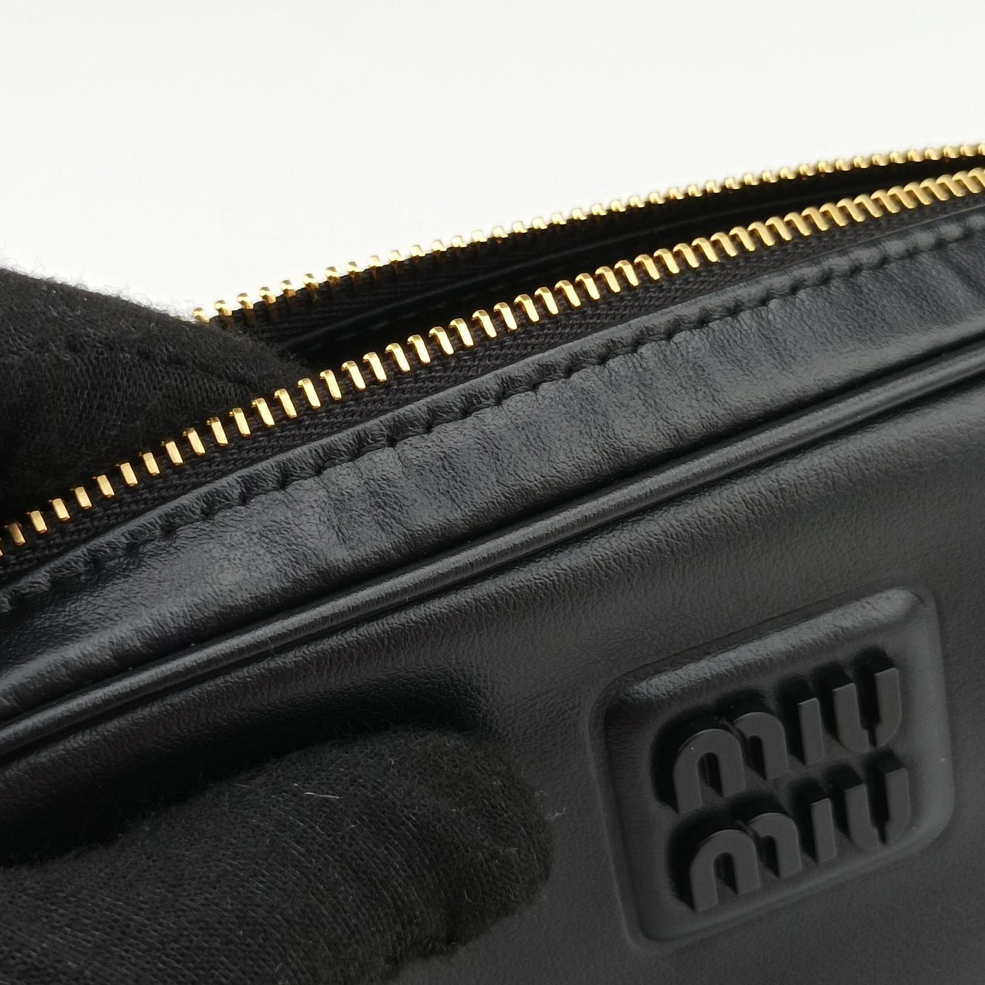 Pre-owned Miu Miu Logo belt Black leather  bum bag/waist bag | stylenewstar