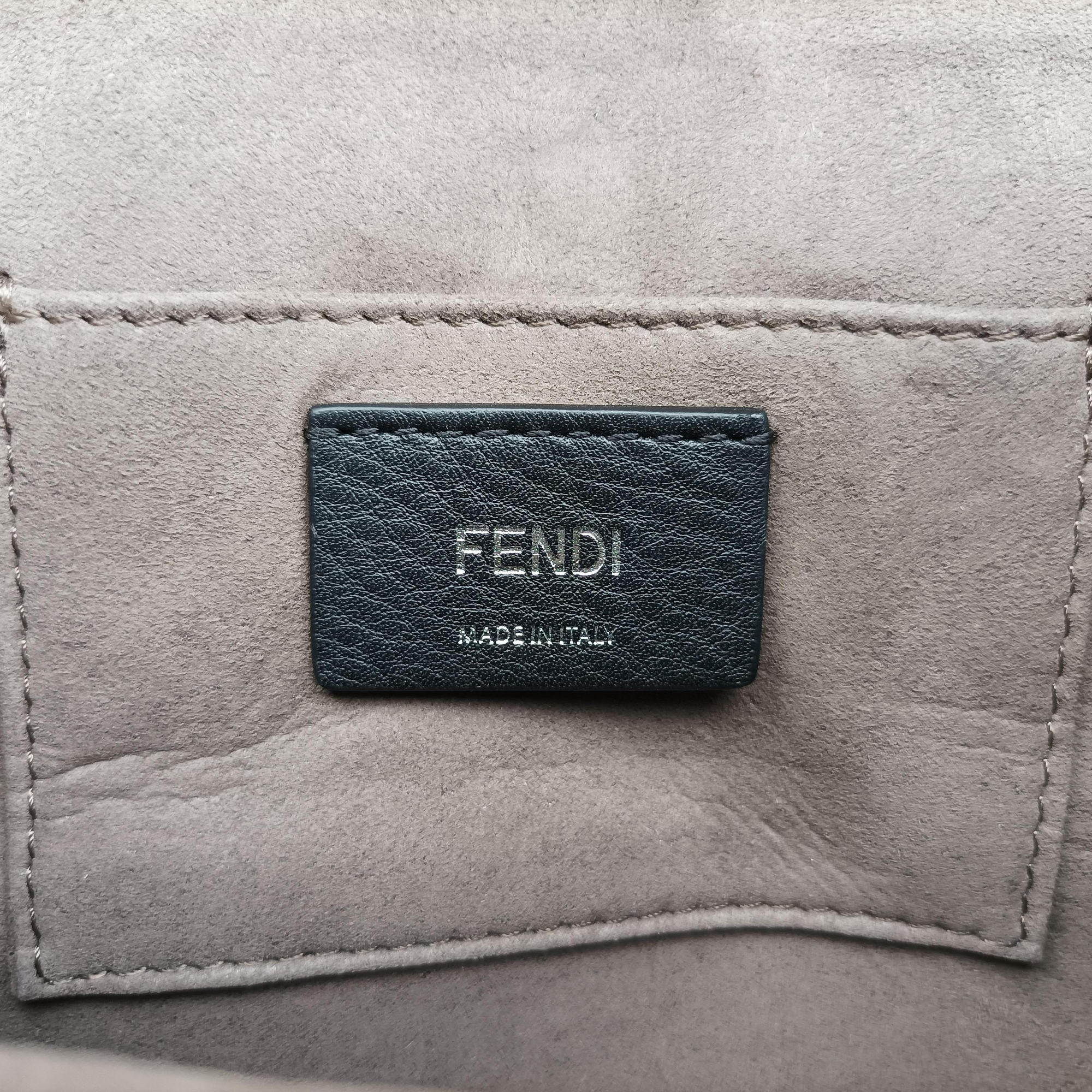 Pre-owned Fendi KAN I F Blue straw×fabric 8BT286 shoulderbag | stylenewstar
