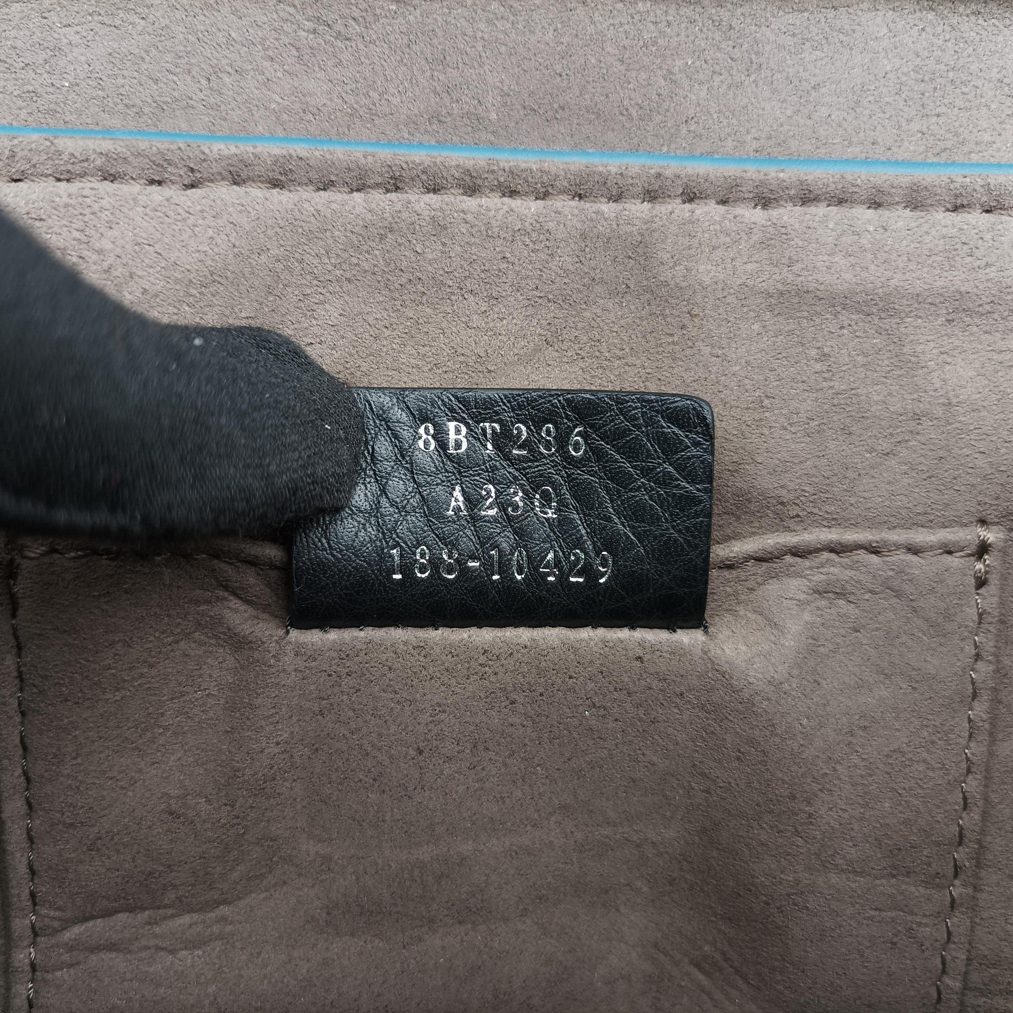 Pre-owned Fendi KAN I F Blue straw×fabric 8BT286 shoulderbag | stylenewstar