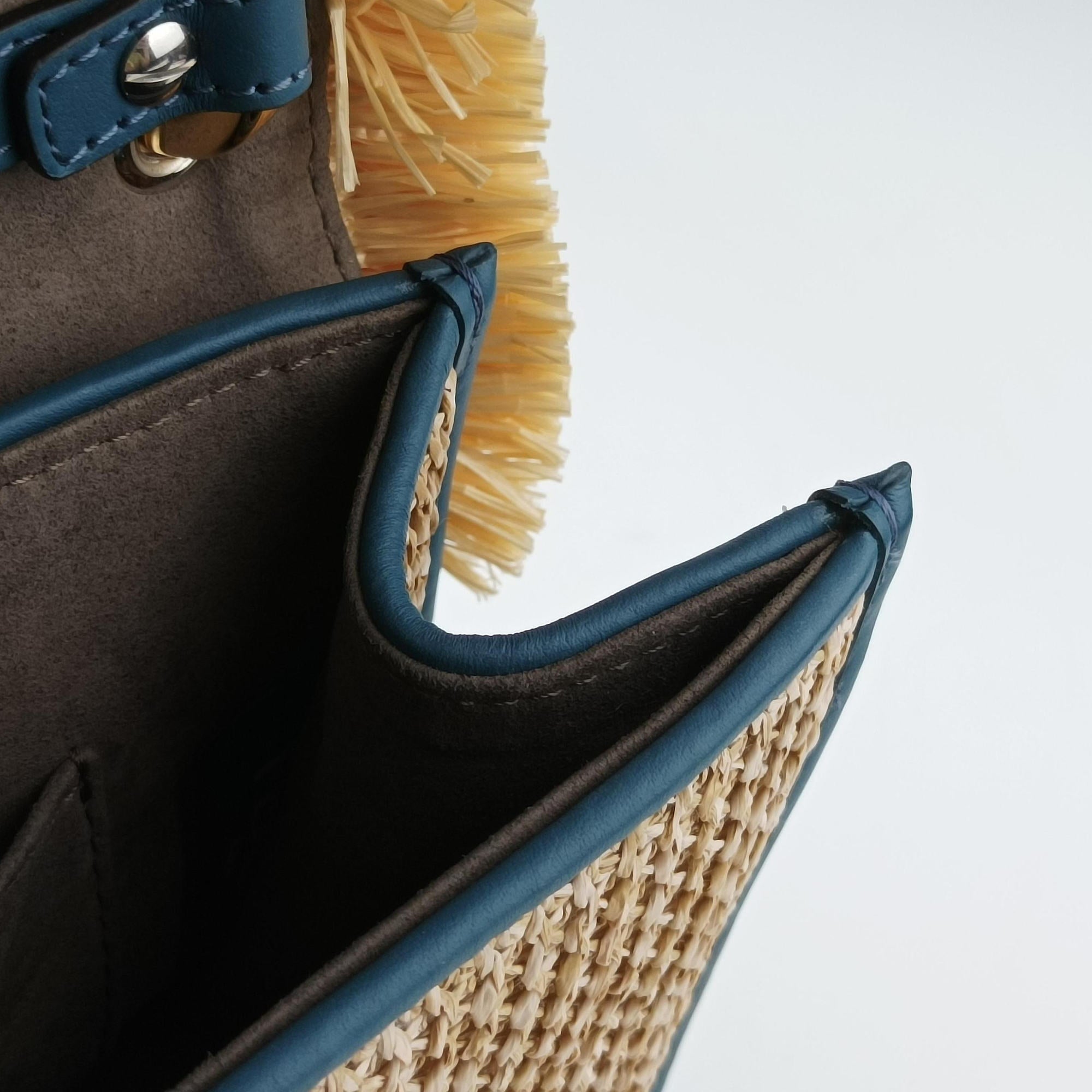 Pre-owned Fendi KAN I F Blue straw×fabric 8BT286 shoulderbag | stylenewstar