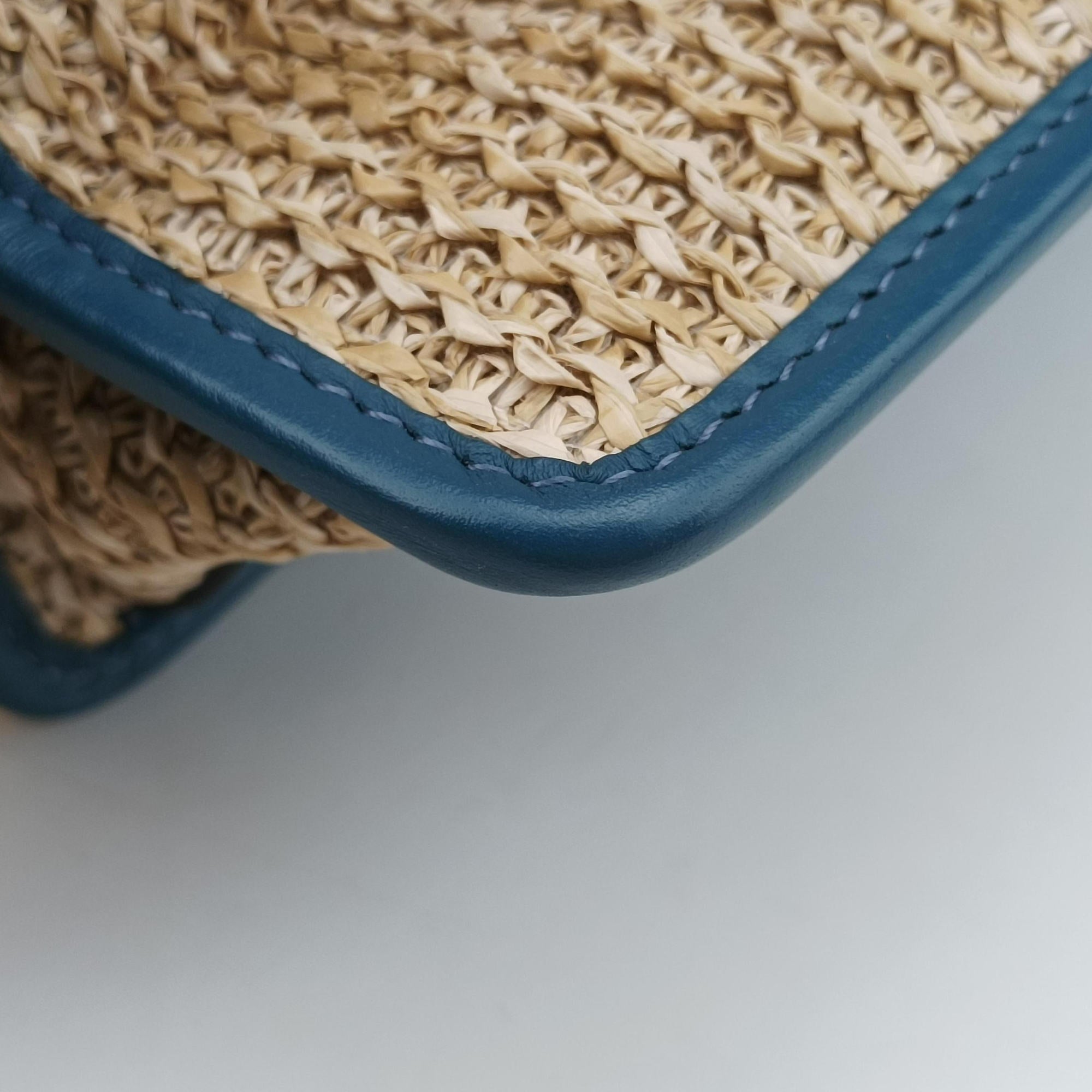 Pre-owned Fendi KAN I F Blue straw×fabric 8BT286 shoulderbag | stylenewstar
