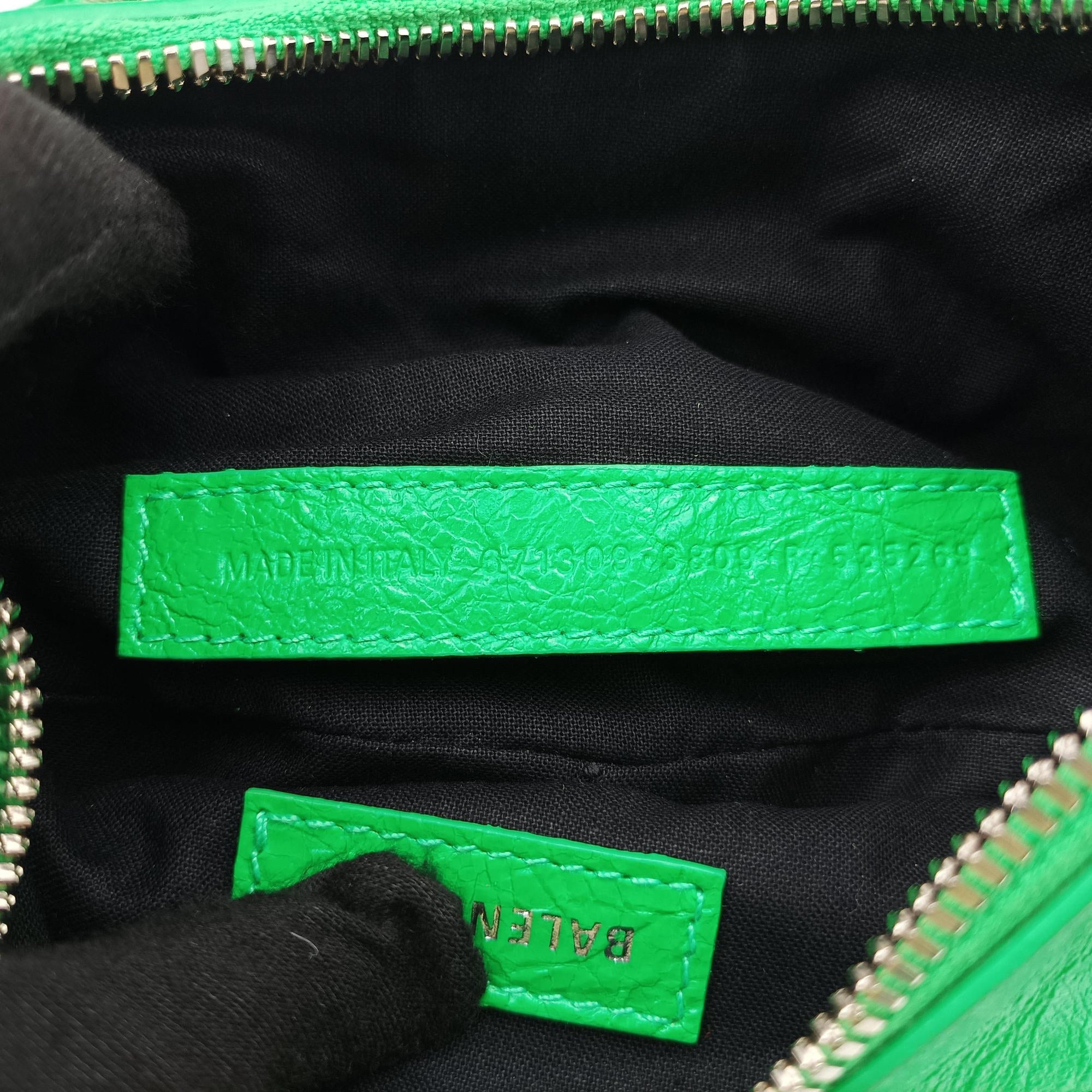 Pre-owned Balenciaga Le Cagole Green lambskin  shoulderbag | stylenewstar