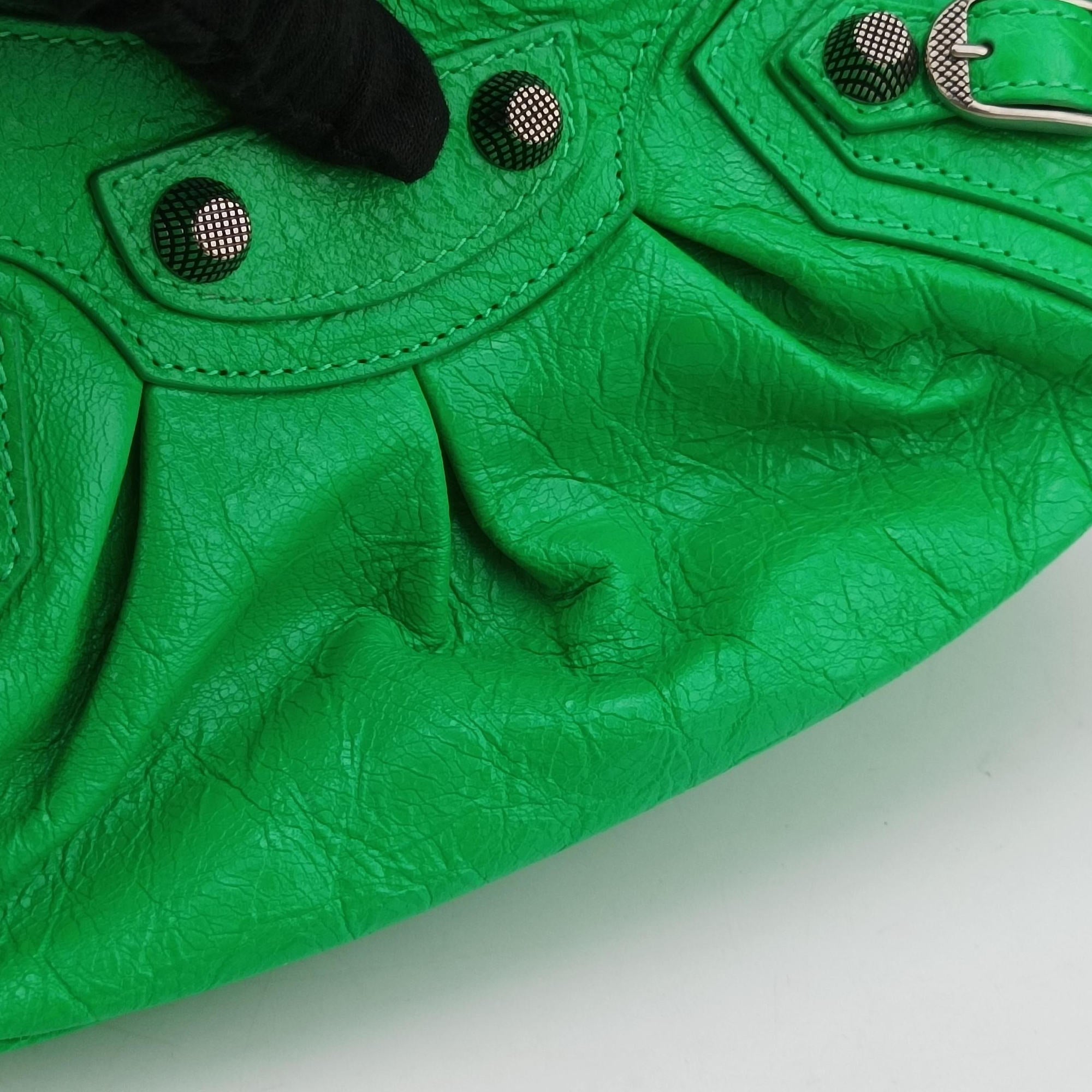 Pre-owned Balenciaga Le Cagole Green lambskin  shoulderbag | stylenewstar